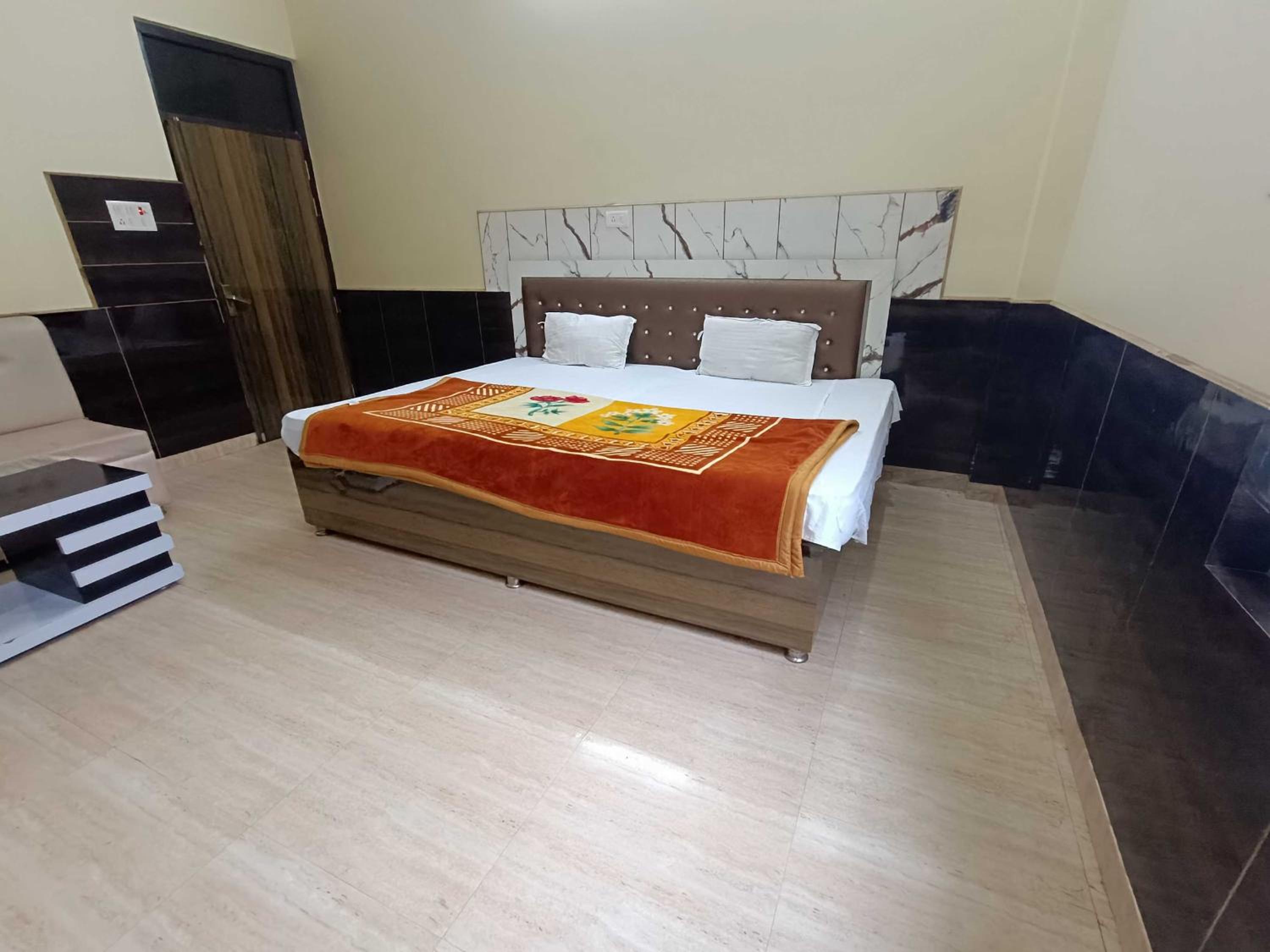 Hotel O Home HR Homes