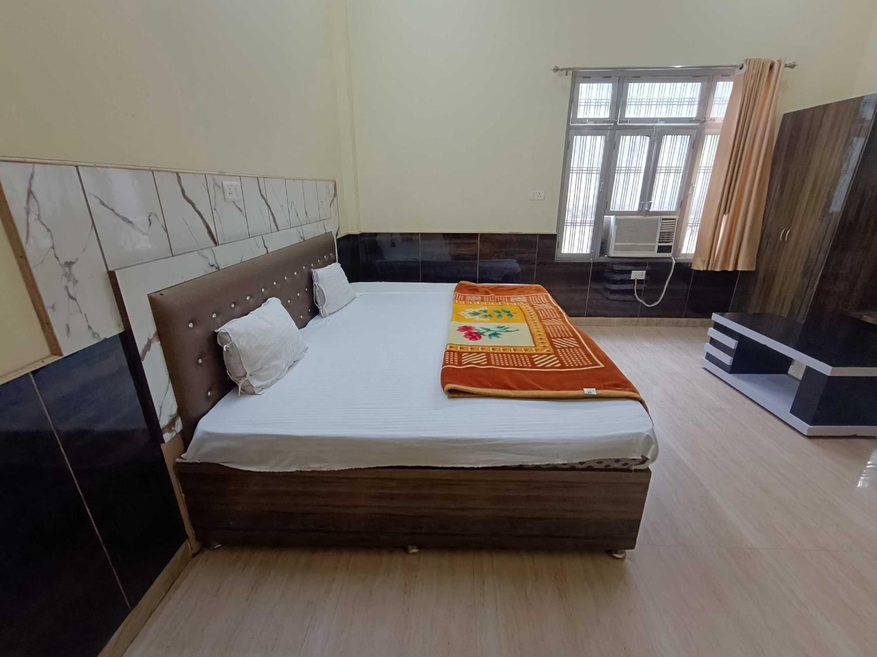 Hotel O Home HR Homes