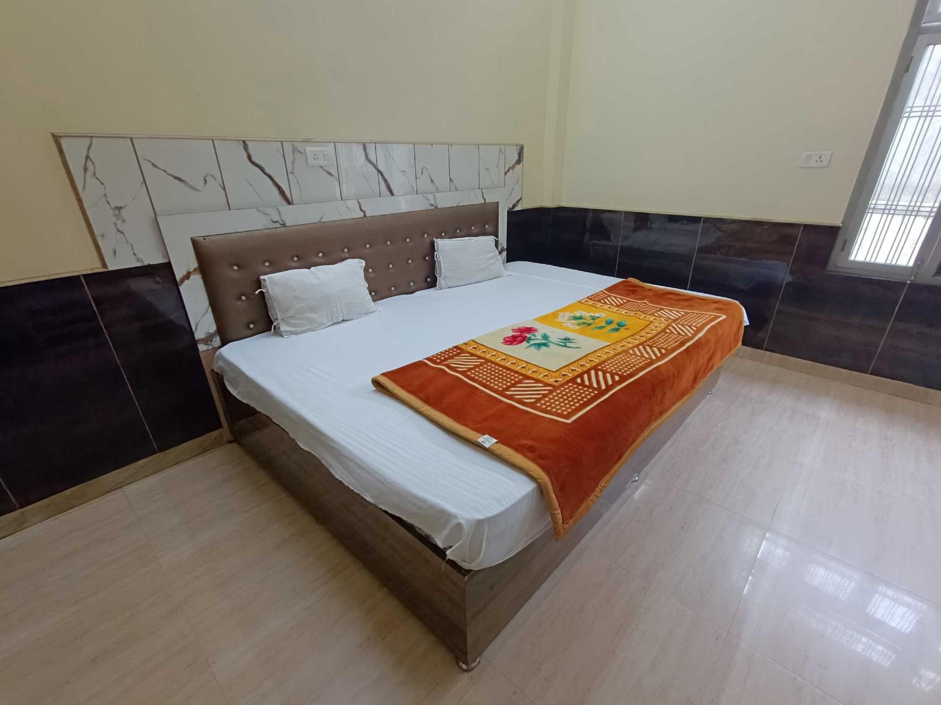Hotel O Home HR Homes