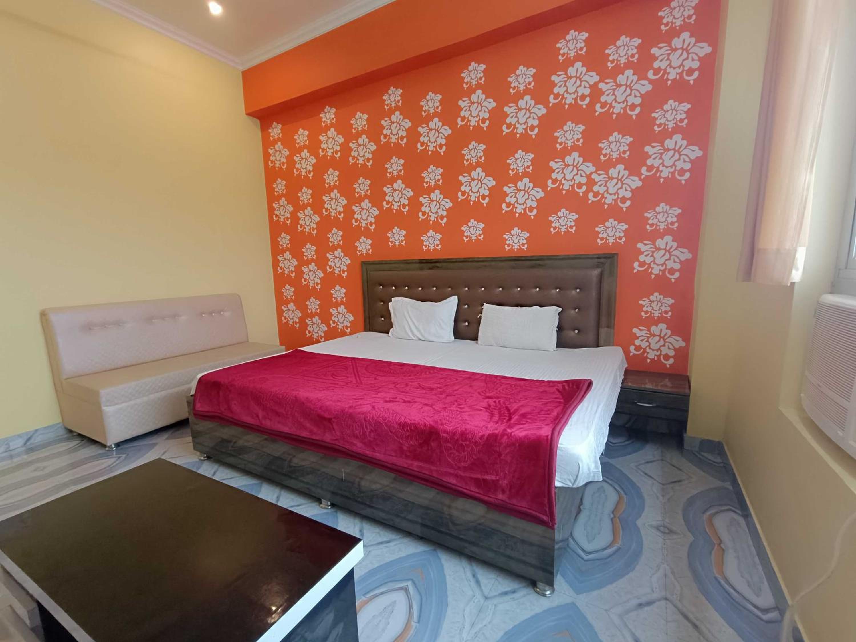 Hotel O Home HR Homes
