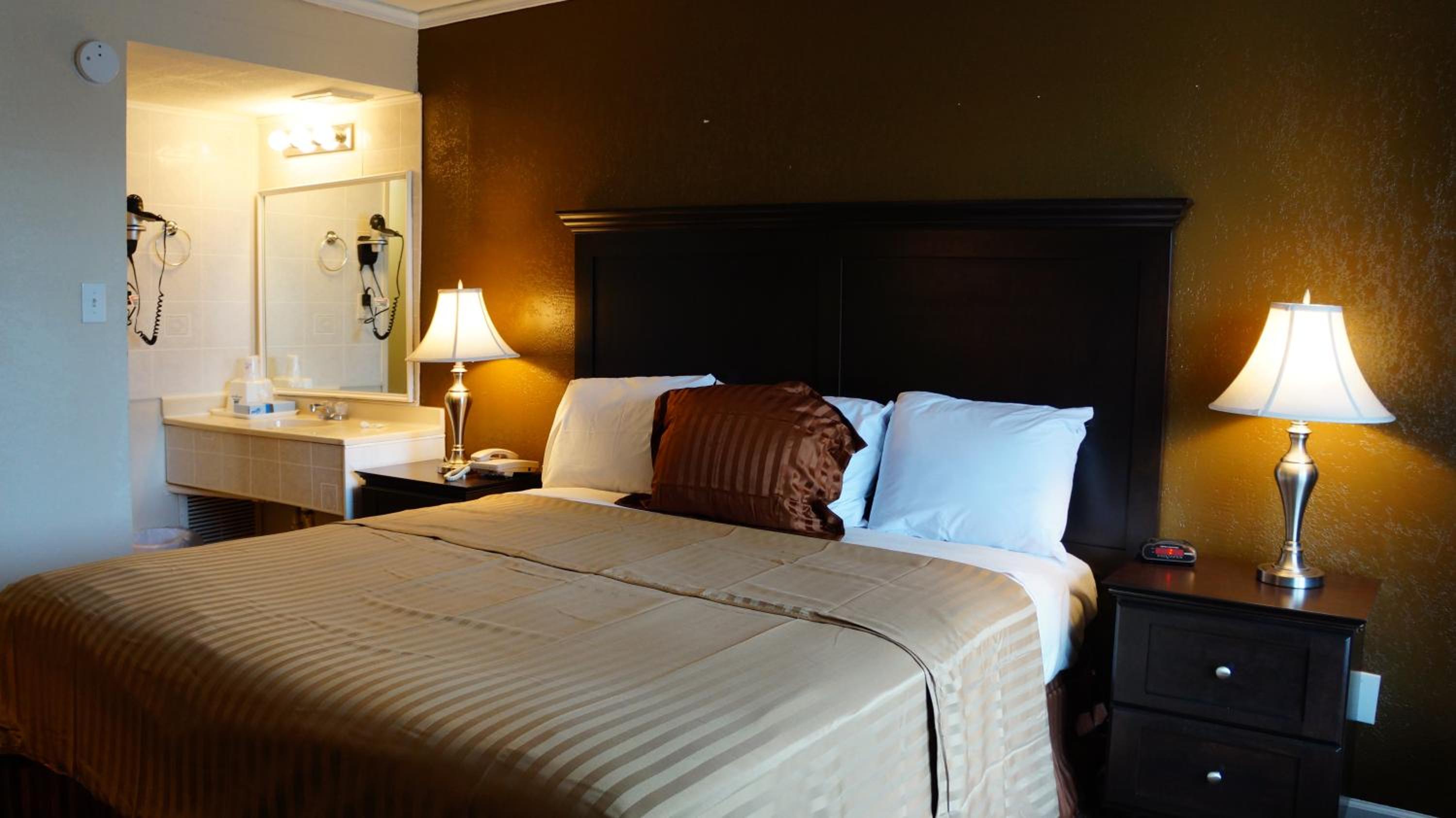 Americas Best Value Inn Suites Kansas City - Property Image 7