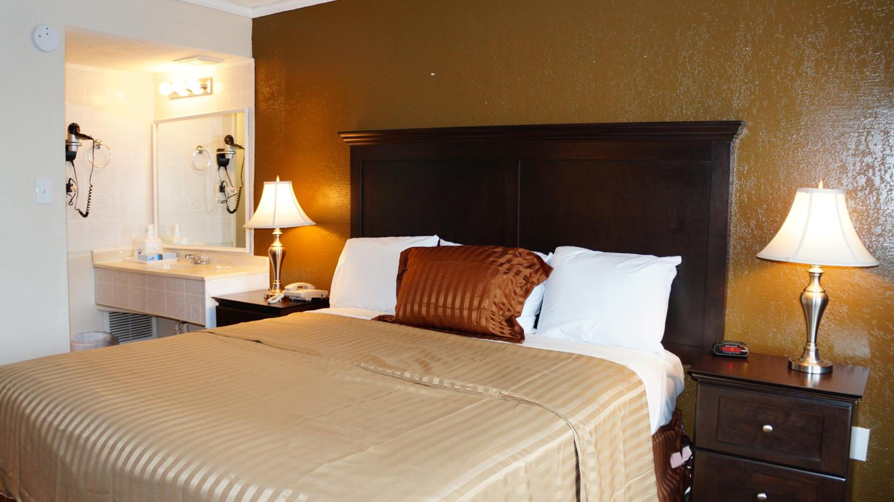 Americas Best Value Inn Suites Kansas City - Property Image 6
