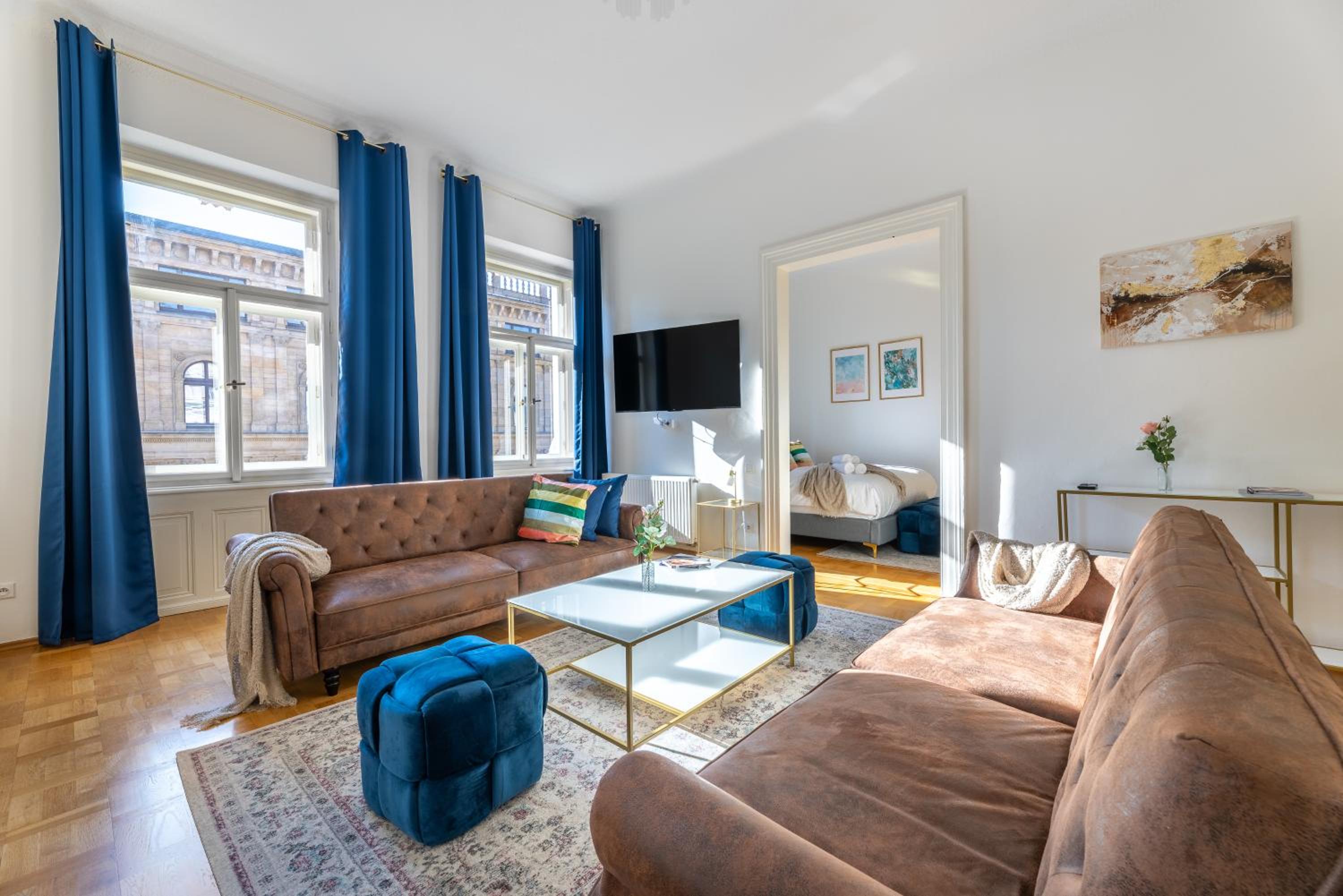 Charming 2BR Old Town Apt in Prime Location by EasyBNB Premium