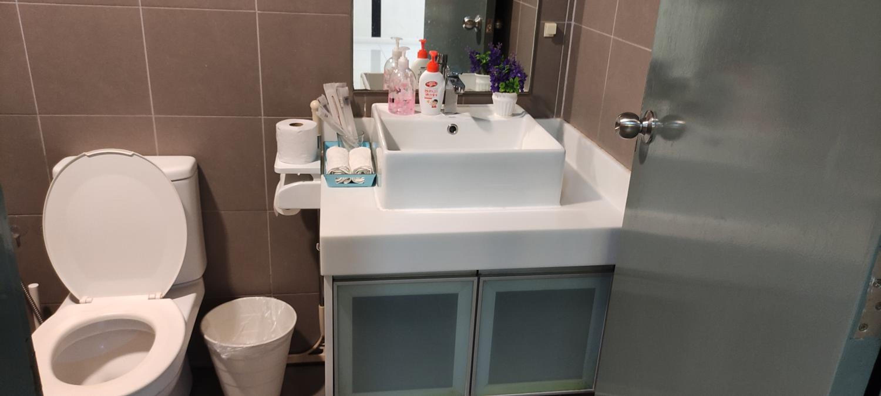 Cozy Spacious 2 Bedroom apartment at Mercu Summer