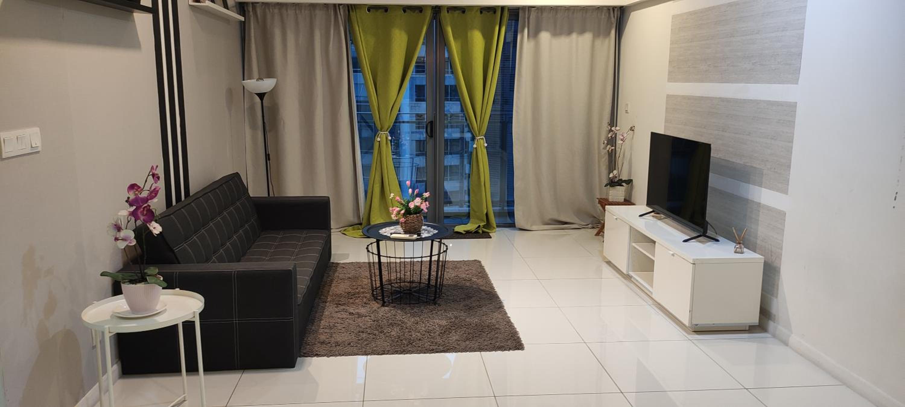 Cozy Spacious 2 Bedroom apartment at Mercu Summer