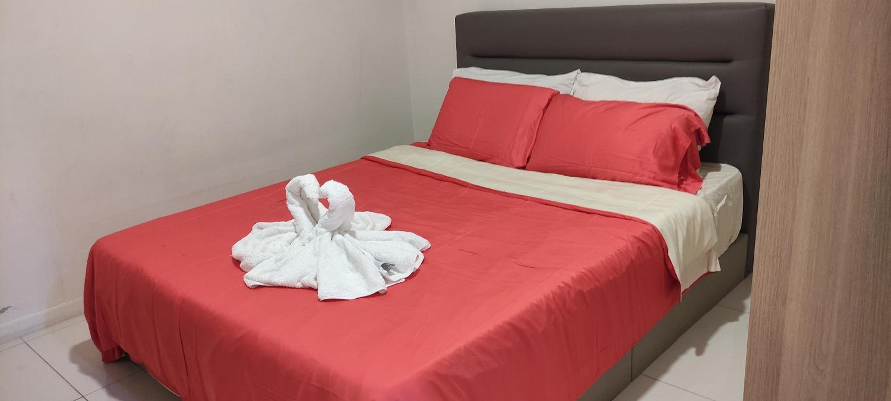 Cozy Spacious 2 Bedroom apartment at Mercu Summer
