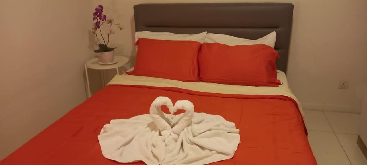 Cozy Spacious 2 Bedroom apartment at Mercu Summer