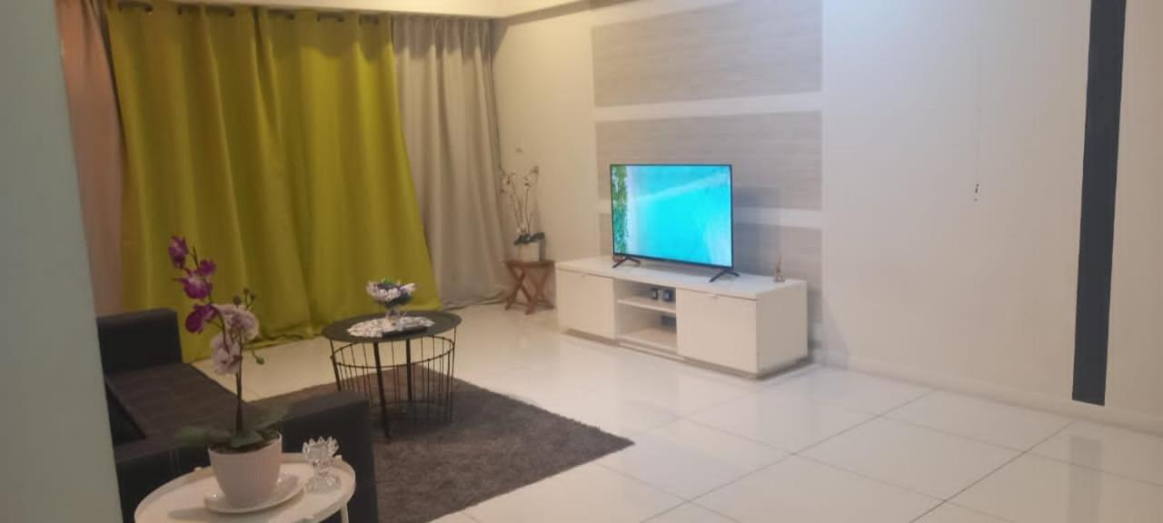Cozy Spacious 2 Bedroom apartment at Mercu Summer