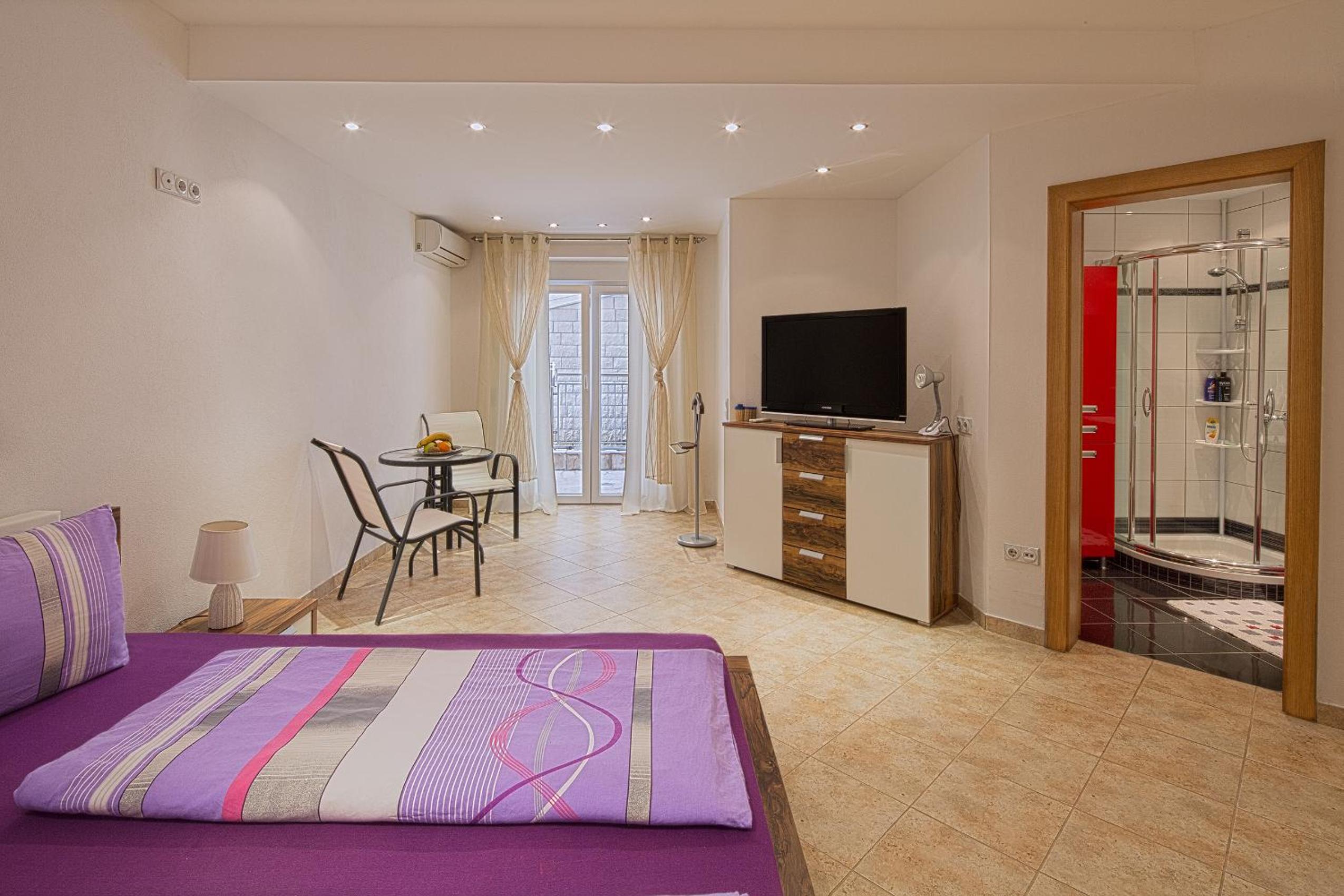 Montelux Apartments