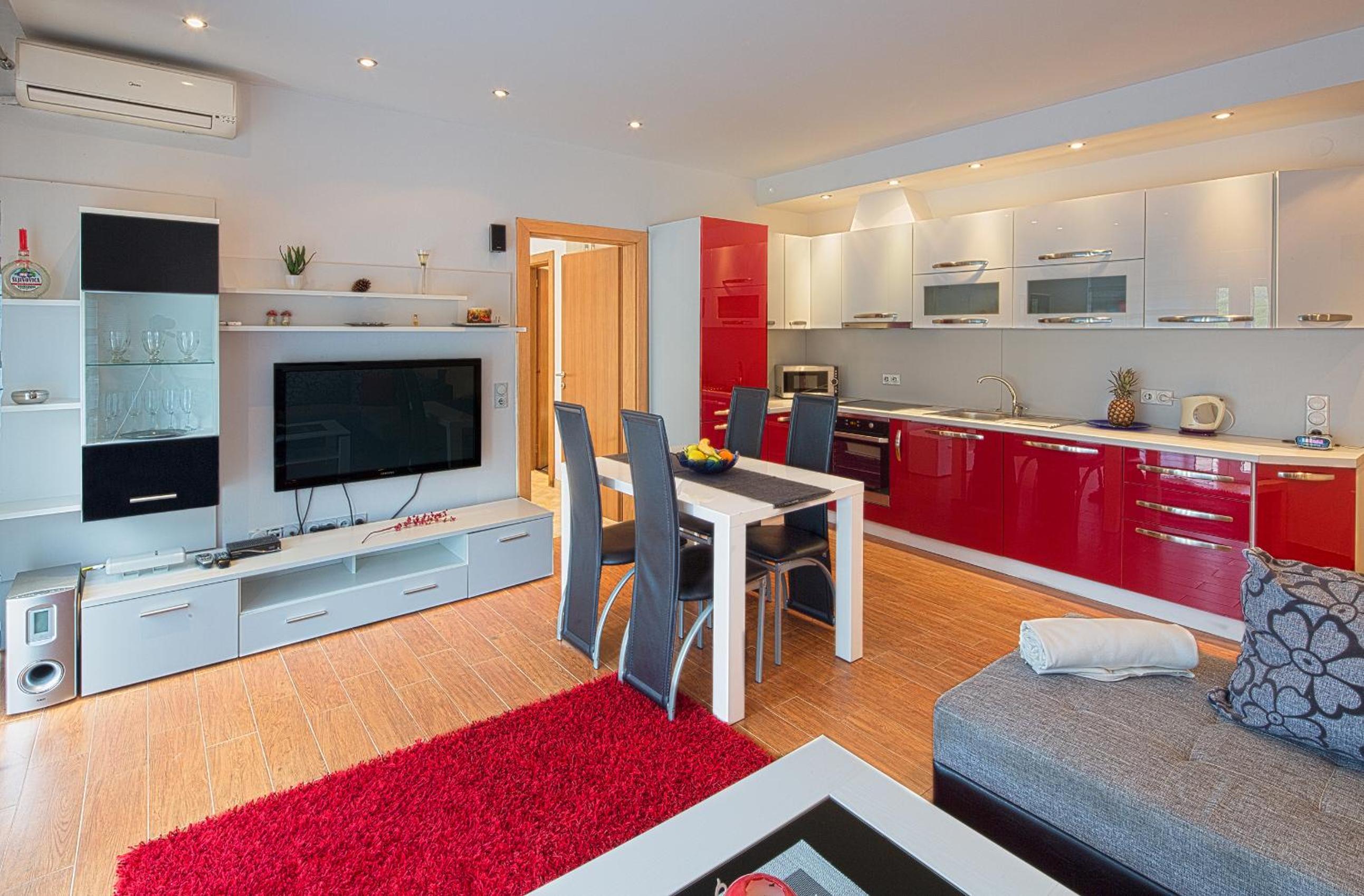 Montelux Apartments