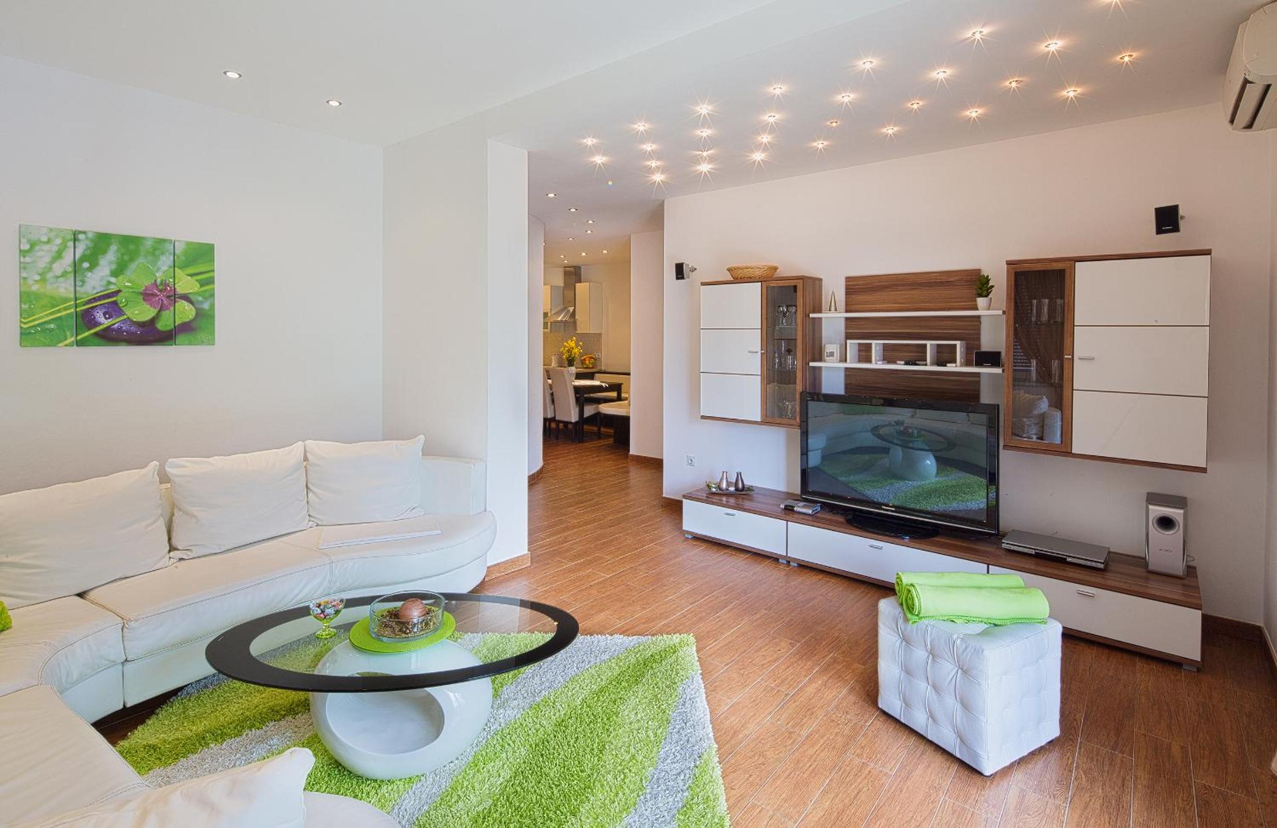 Montelux Apartments