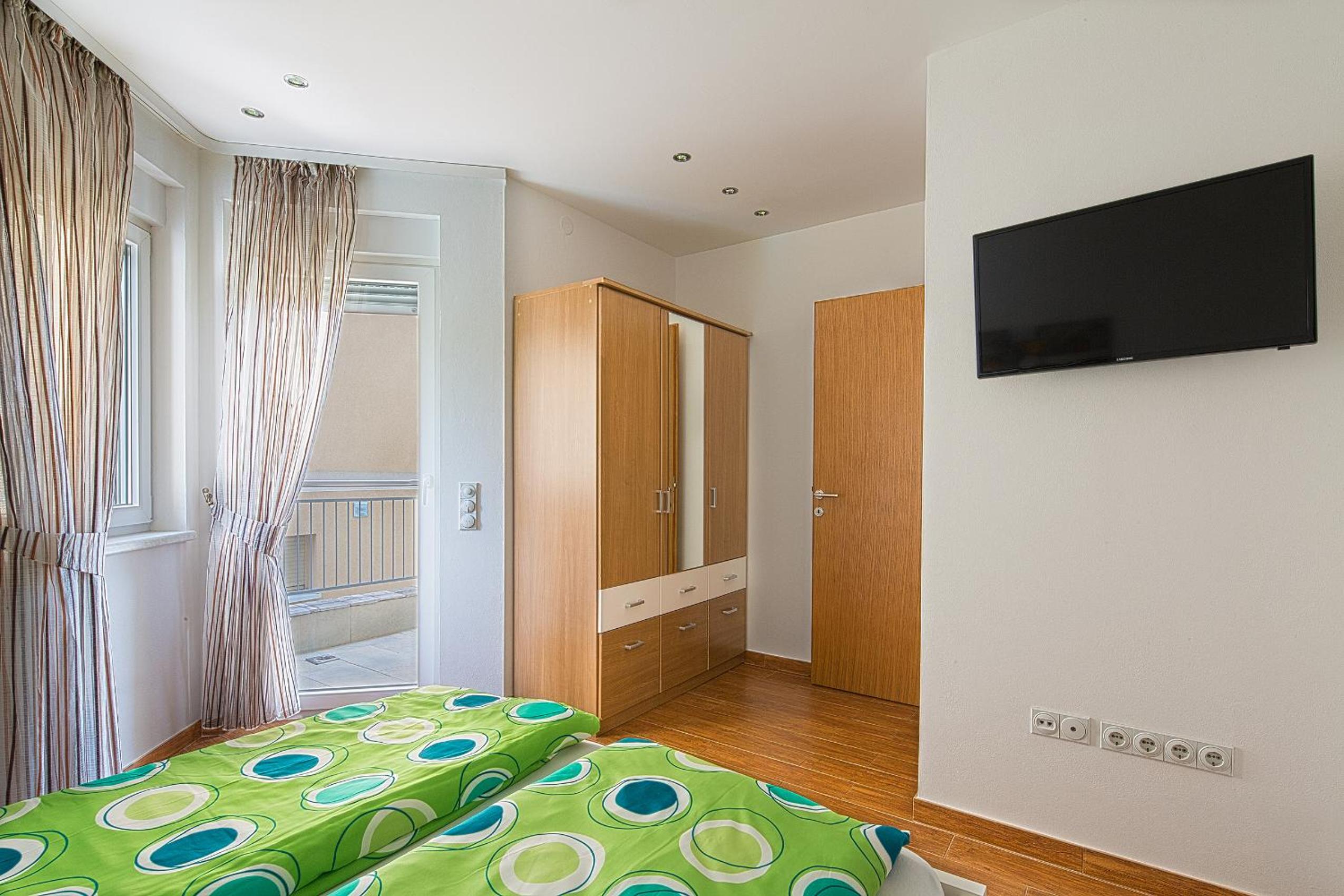 Montelux Apartments
