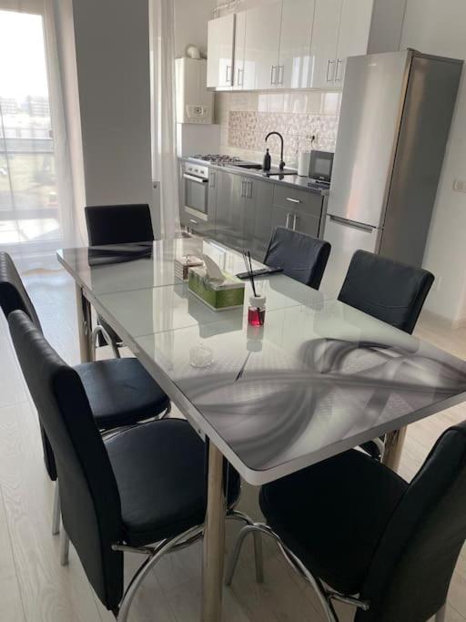 Happy apartment 1