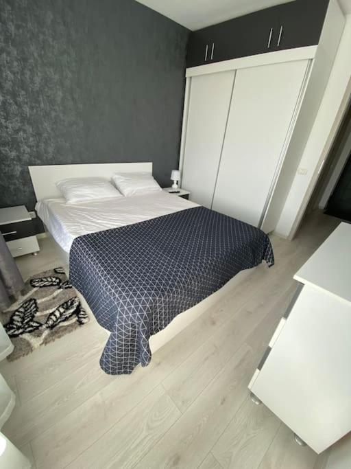 Happy apartment 1
