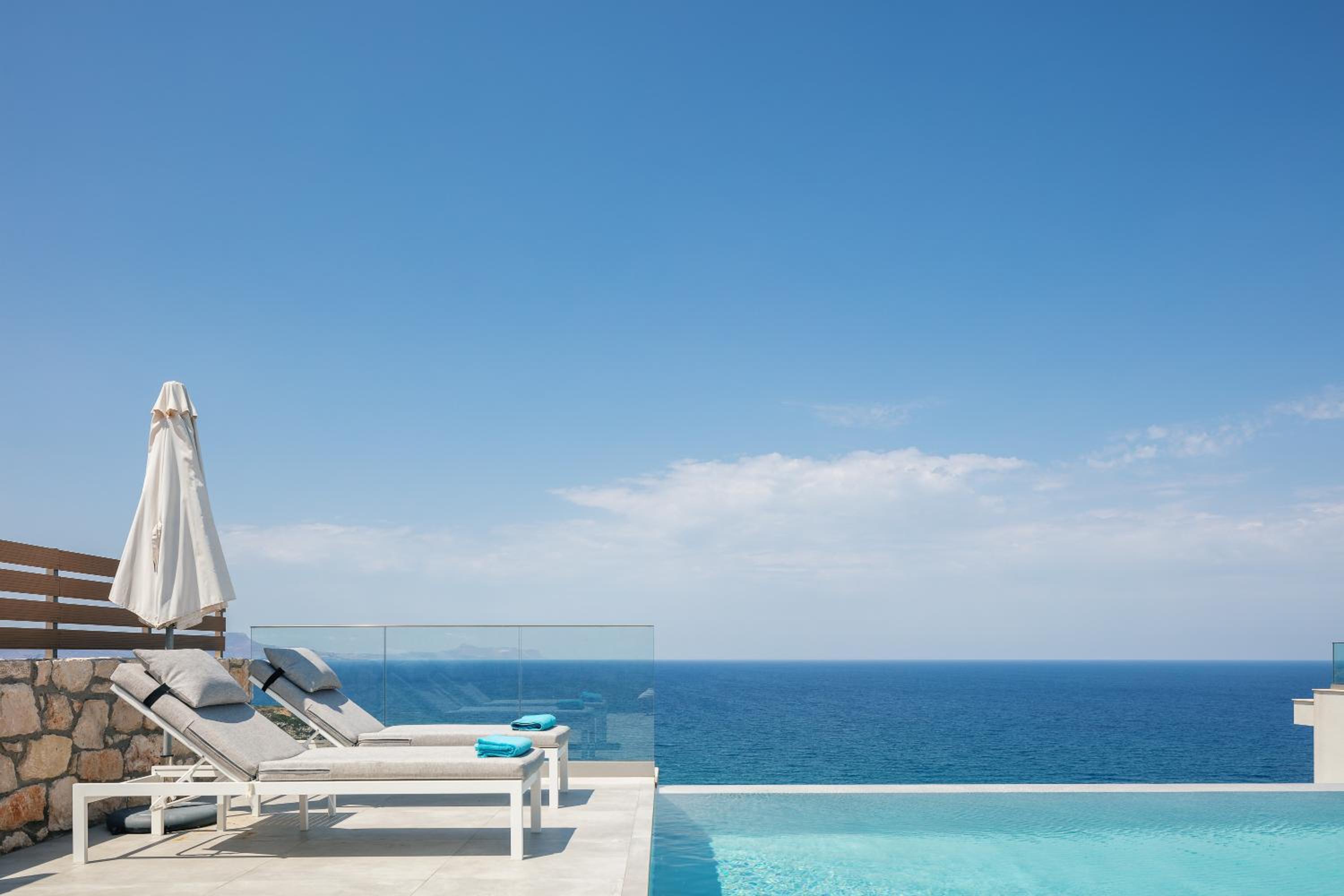Villa Balance, Unwind with Panoramic Sea Views, by etouri