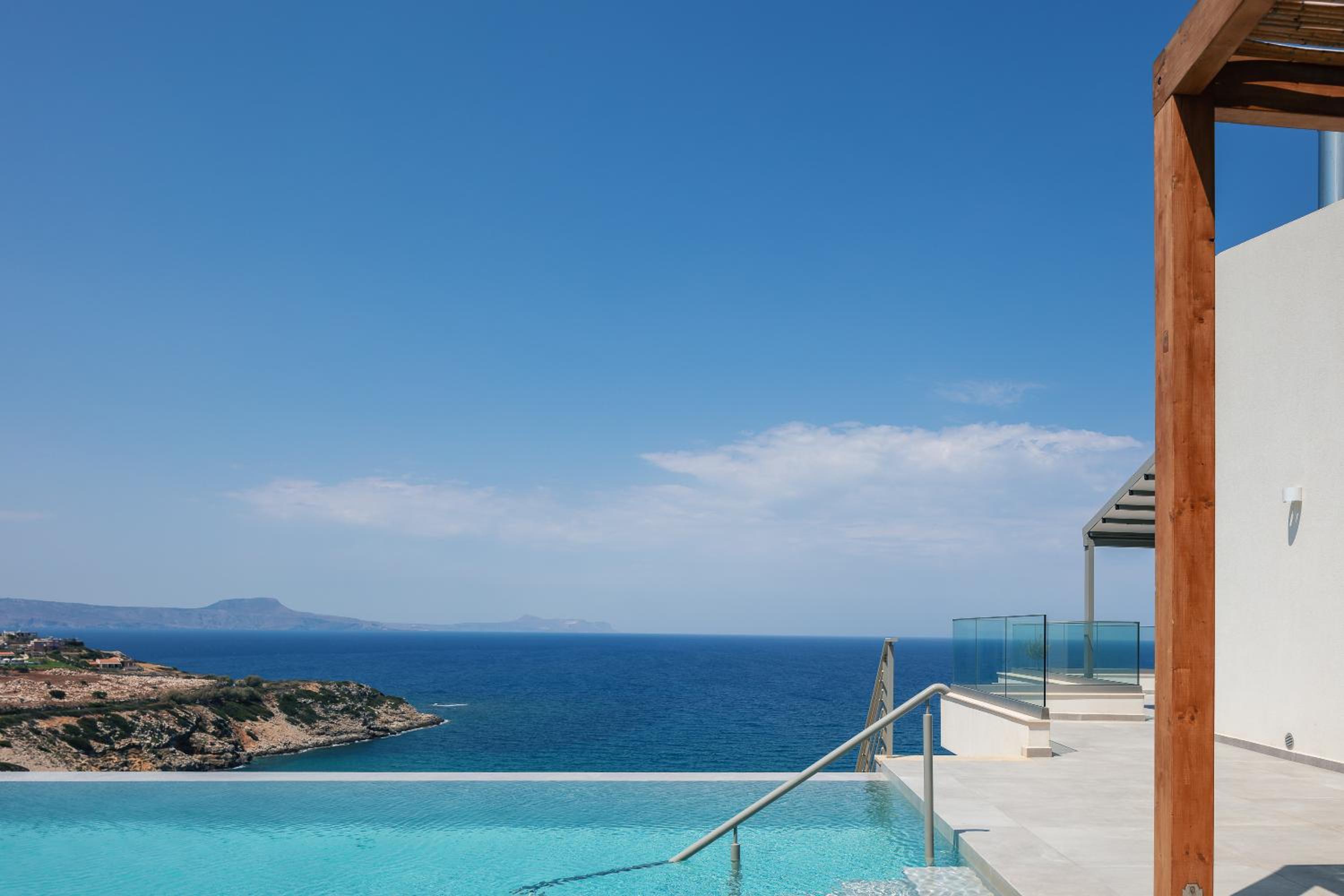 Villa Balance, Unwind with Panoramic Sea Views, by etouri