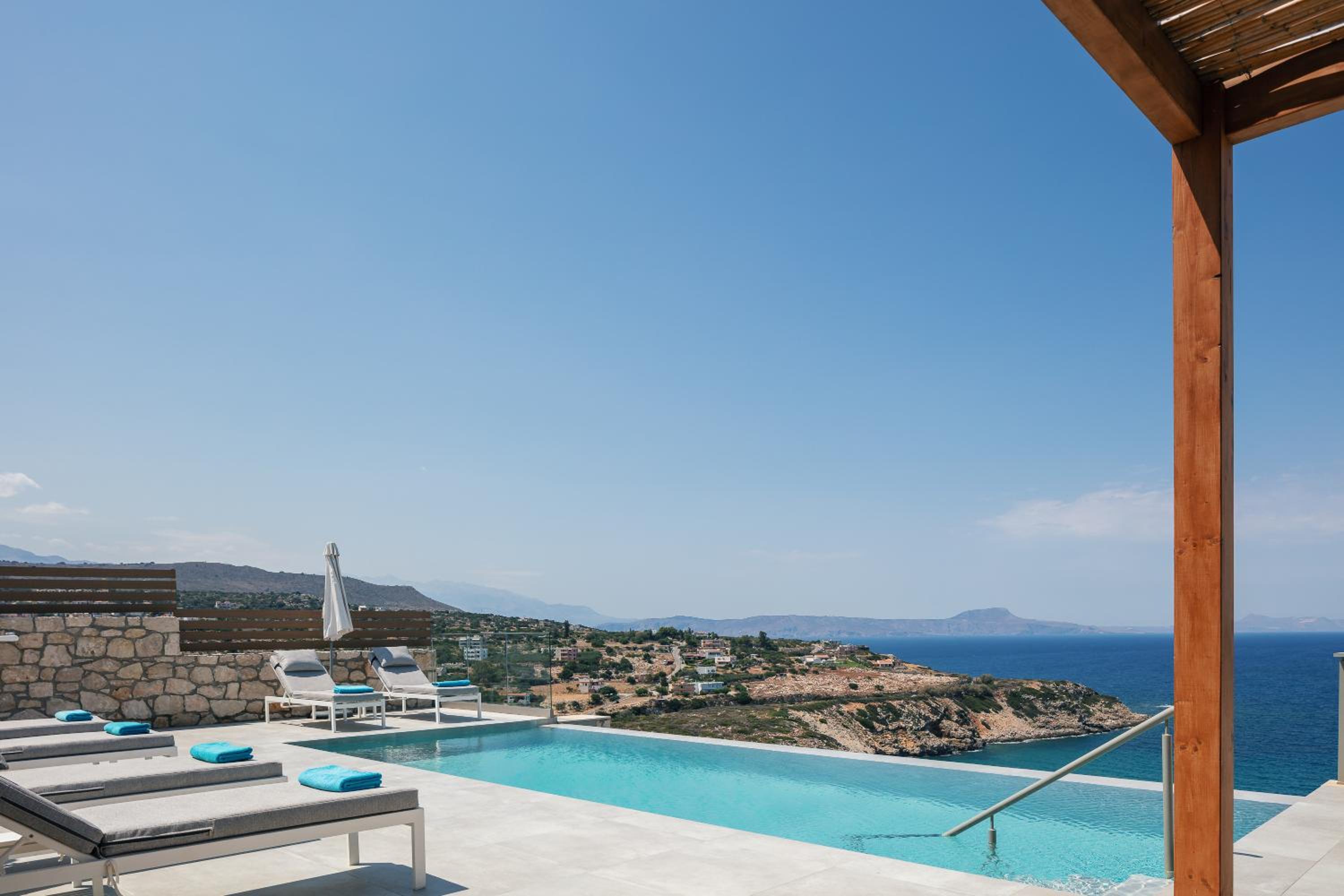 Villa Balance, Unwind with Panoramic Sea Views, by etouri
