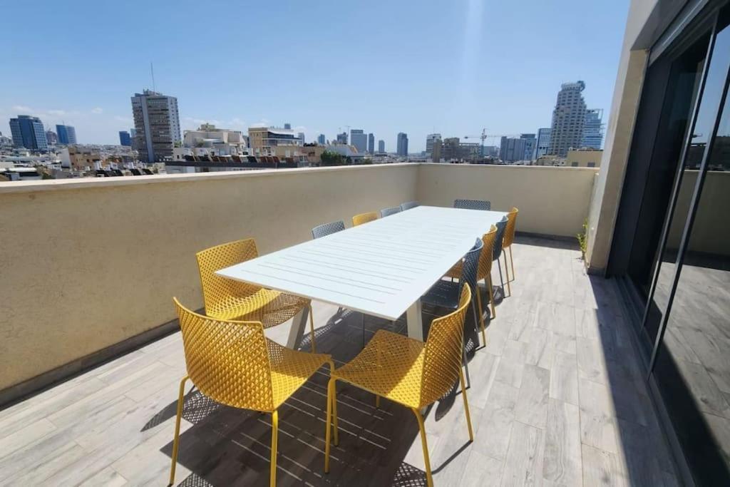 Penthouse Sea View in Ben Yehuda by HolyGuest