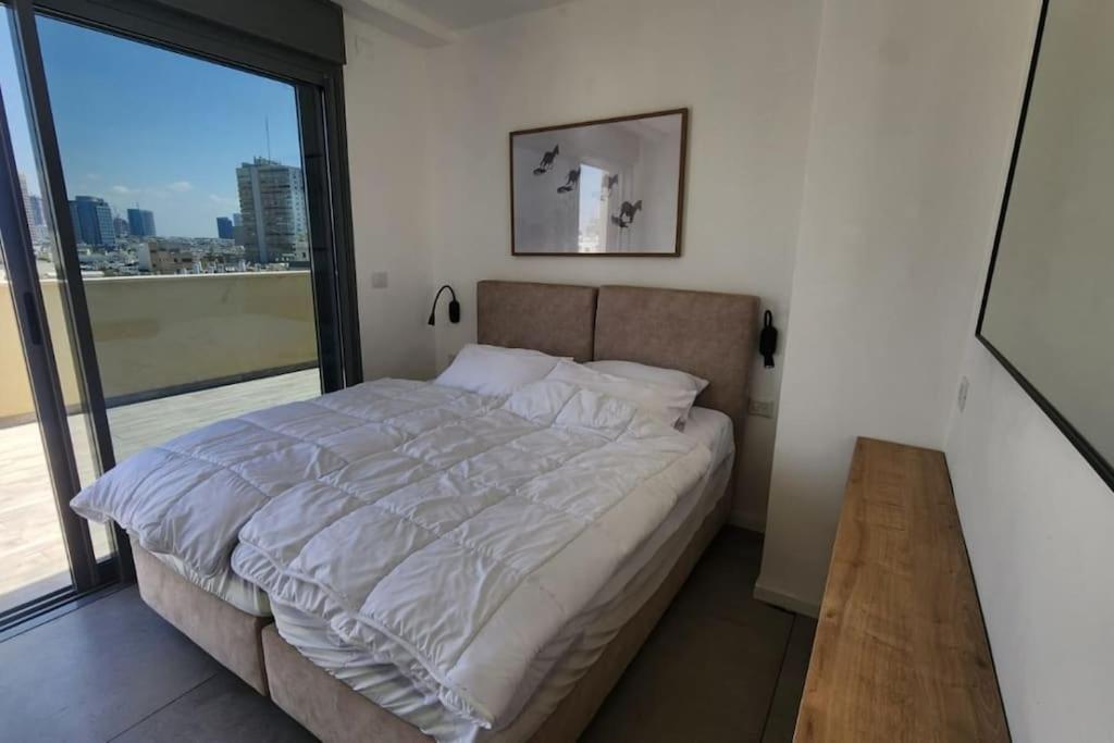 Penthouse Sea View in Ben Yehuda by HolyGuest