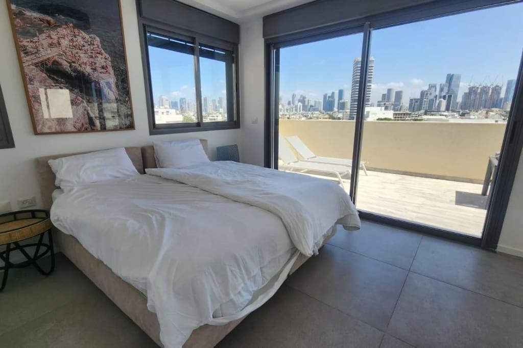 Penthouse Sea View in Ben Yehuda by HolyGuest