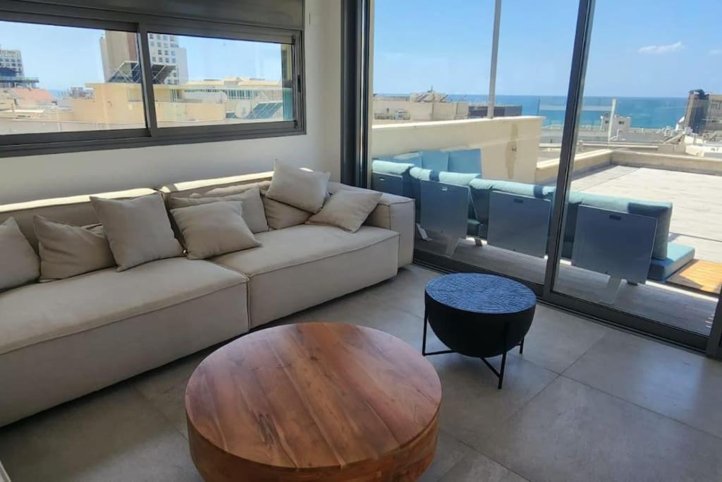 Penthouse Sea View in Ben Yehuda by HolyGuest