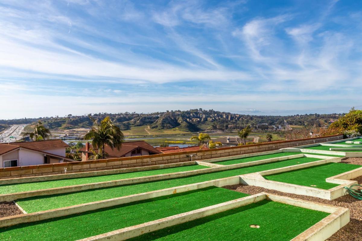 Vacation Oasis! Ocean Views~Mini Golf~King-Suites view 4