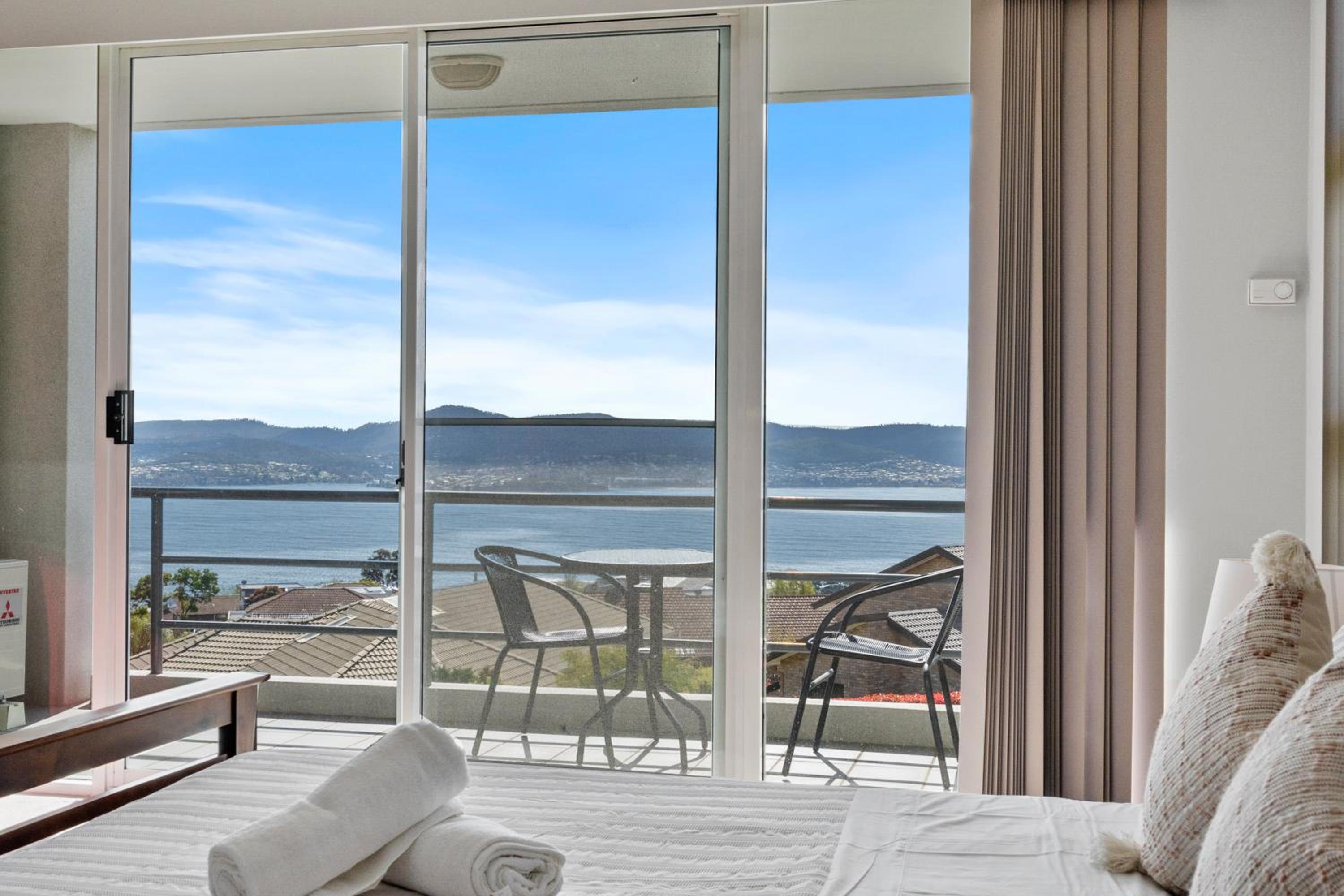 Super nice house with luxury sea view - shared house