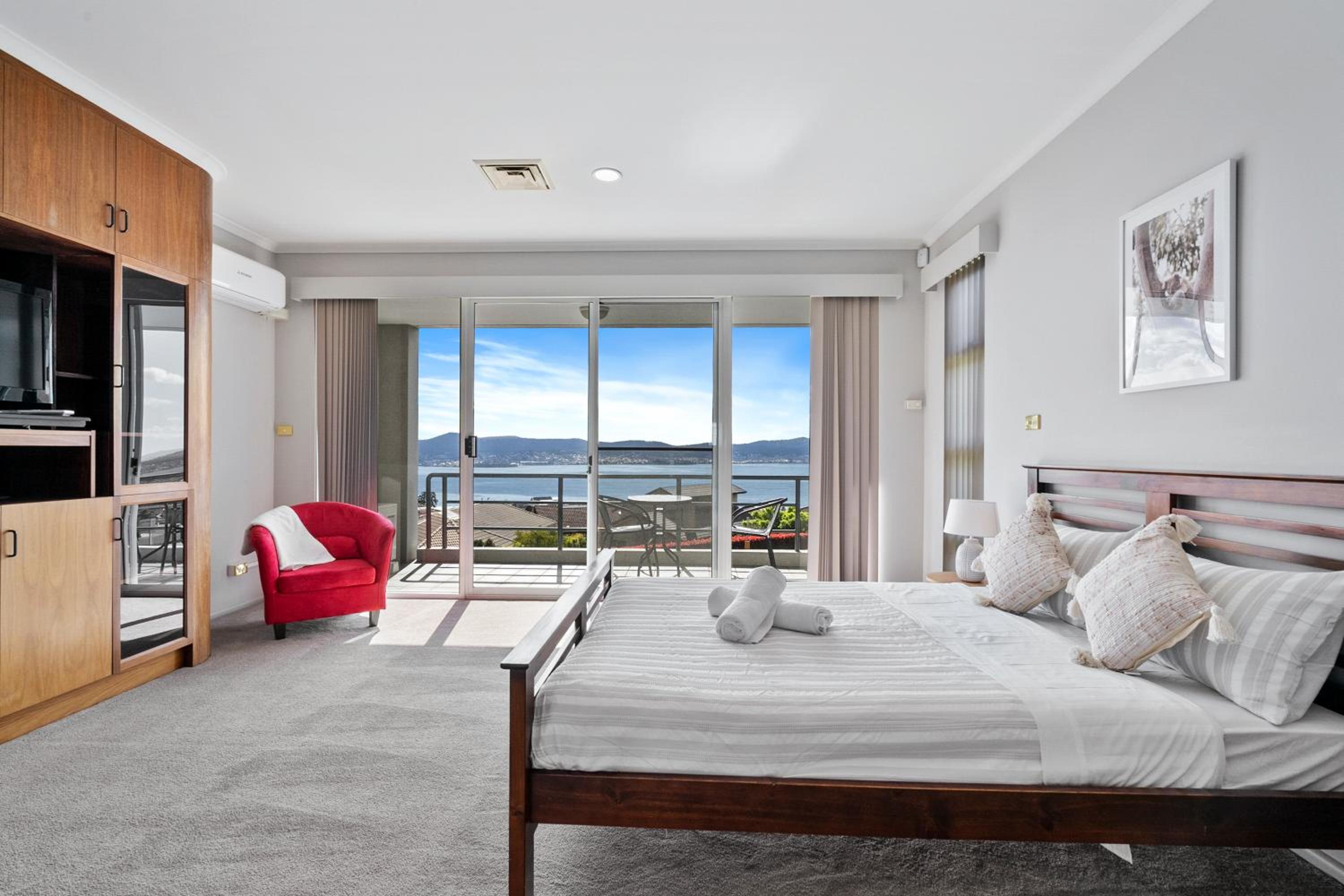 Super nice house with luxury sea view - shared house