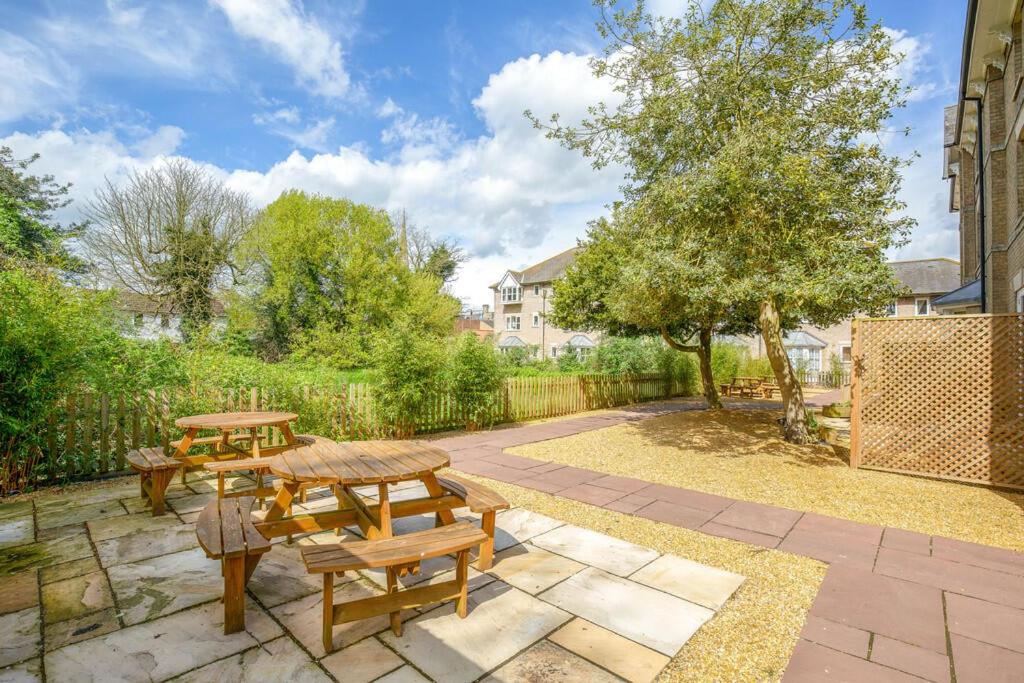 Two Bedroom Duplex Apartment The Priory view 3