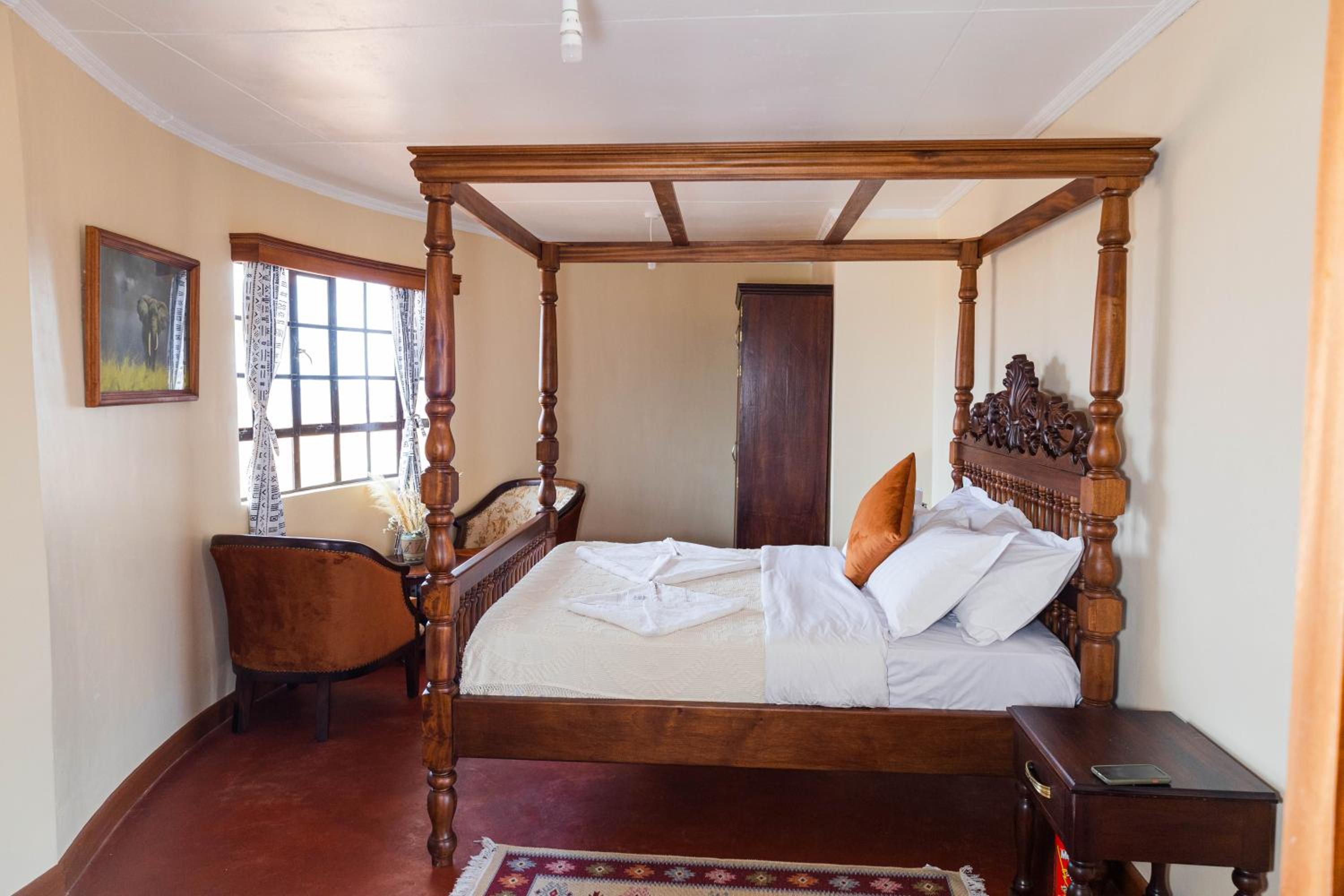Wild Amboseli Ndovu Cottage. view 3
