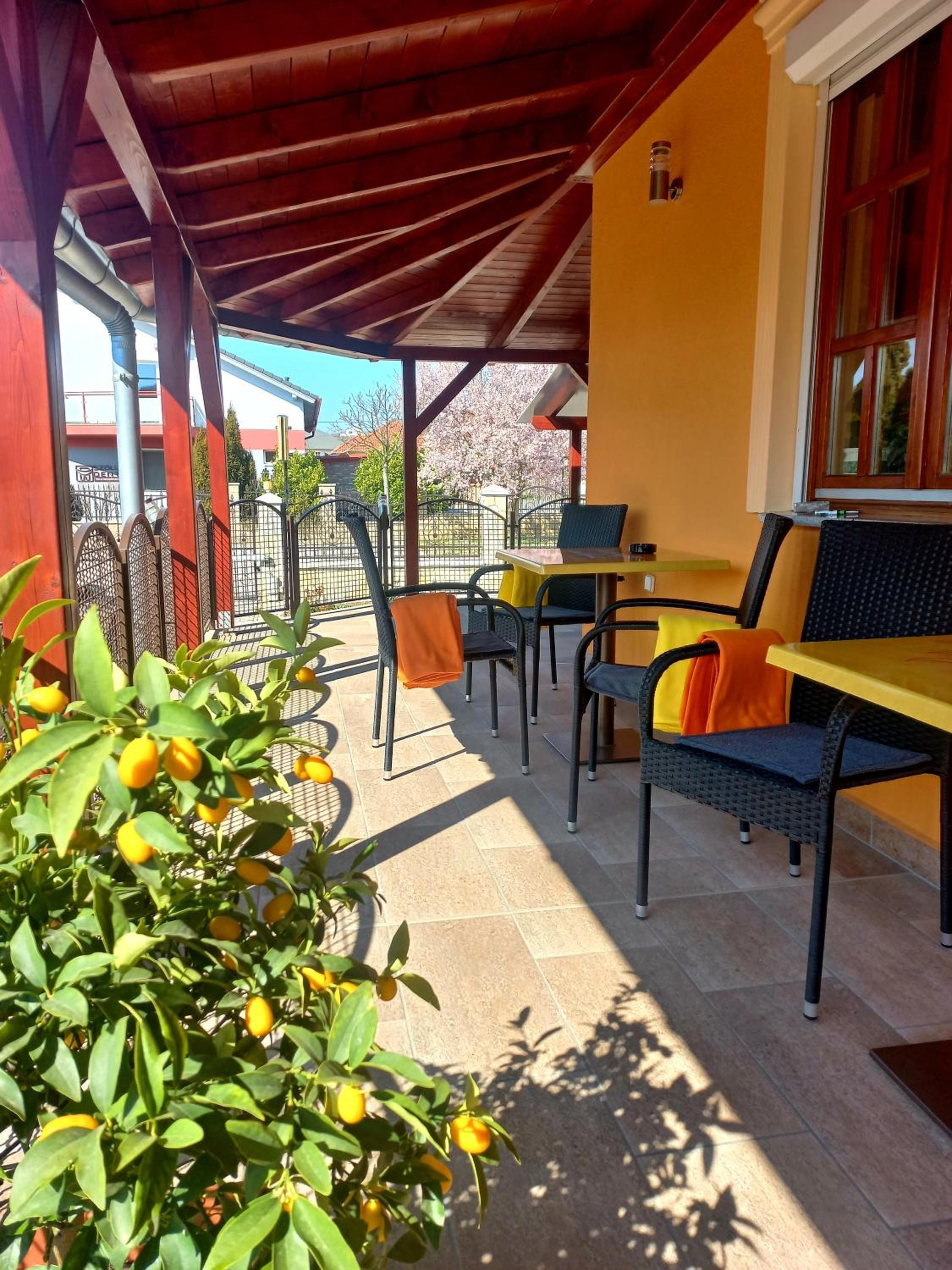 Napsugár Vendégház-Apartman
