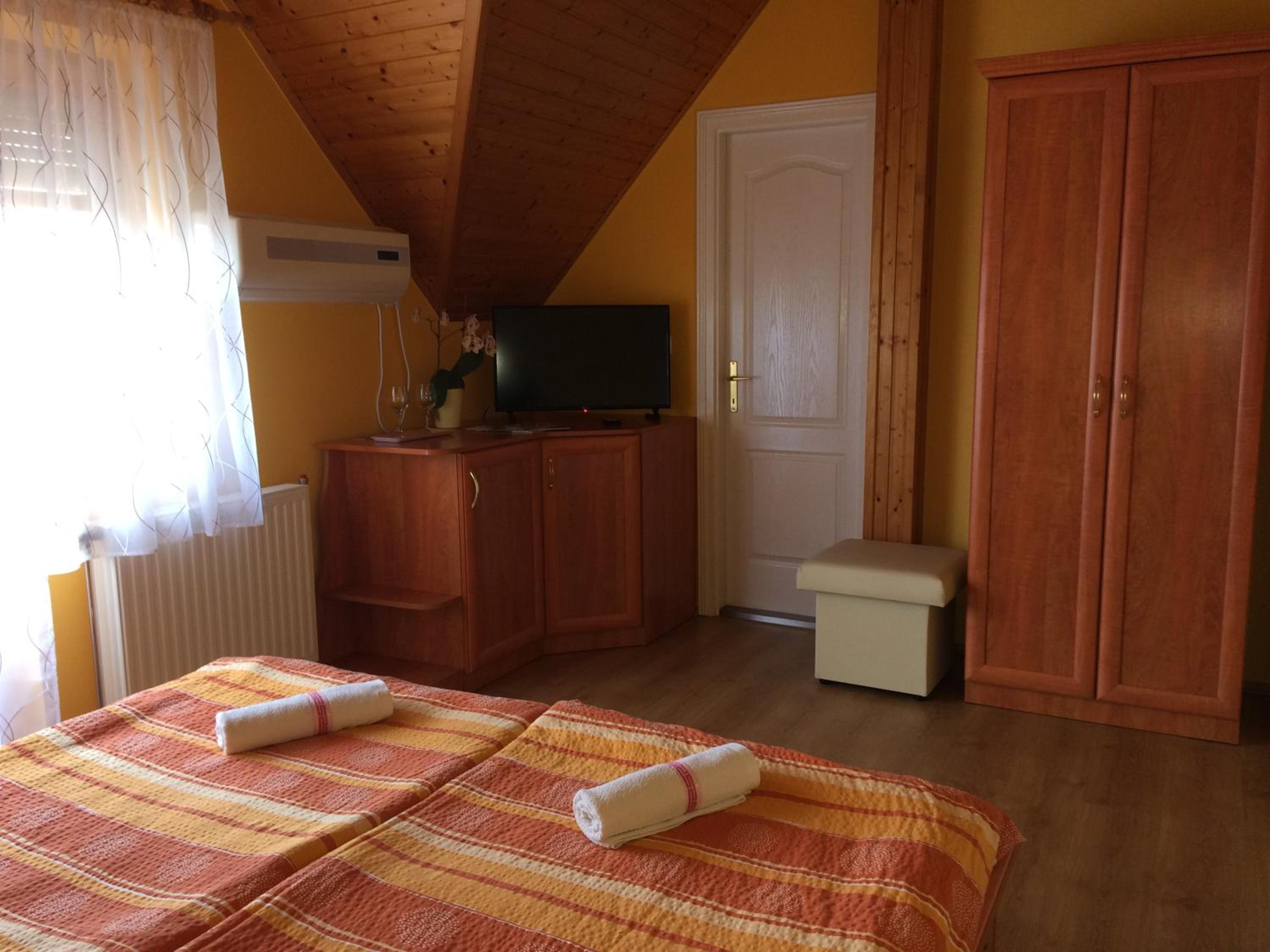 Napsugár Vendégház-Apartman