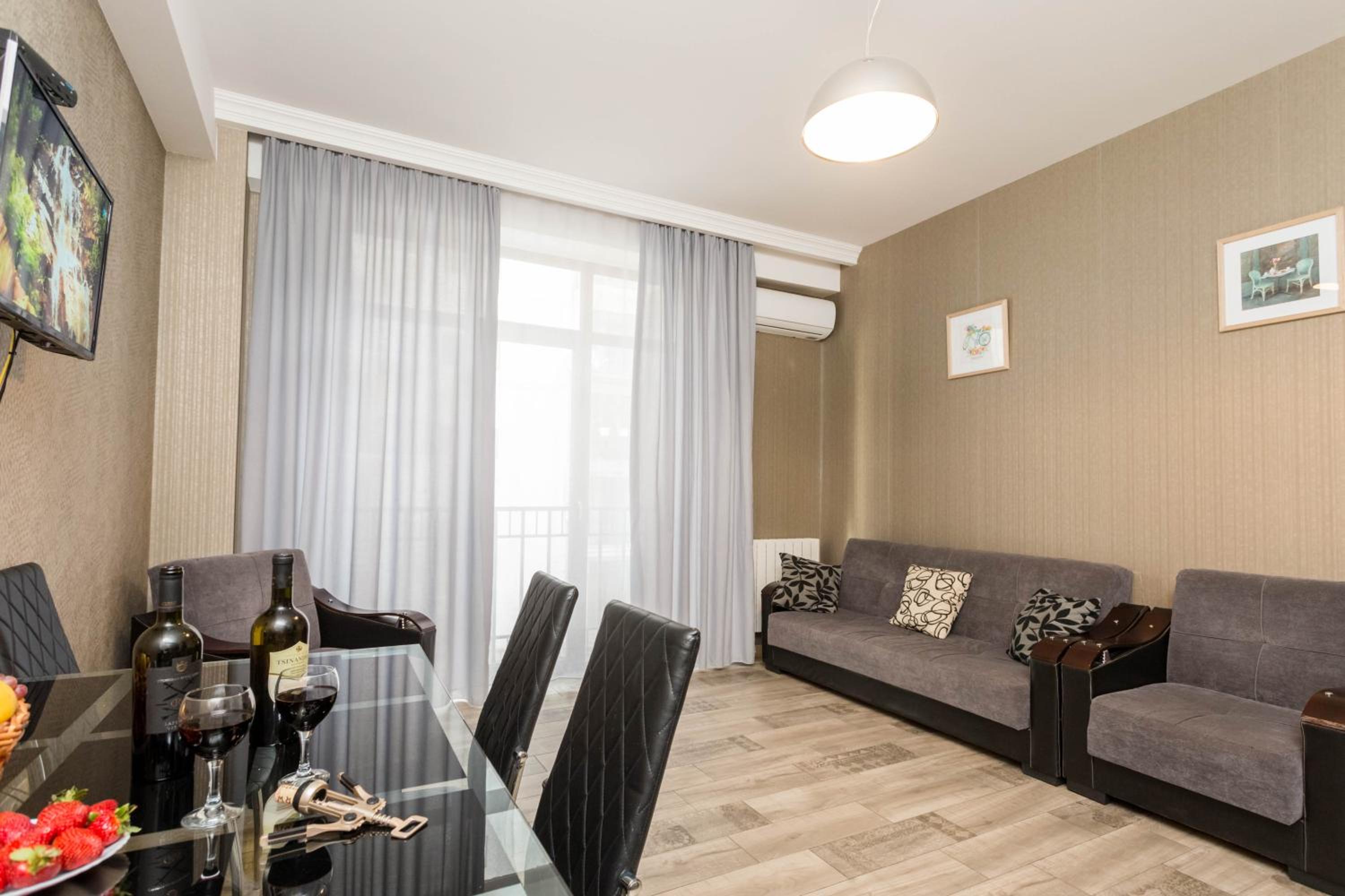 Cozy Apartment In The City Center view 2