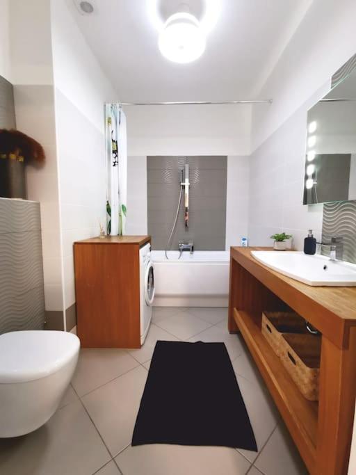 Luxury apartment near Astoria with AC view 3