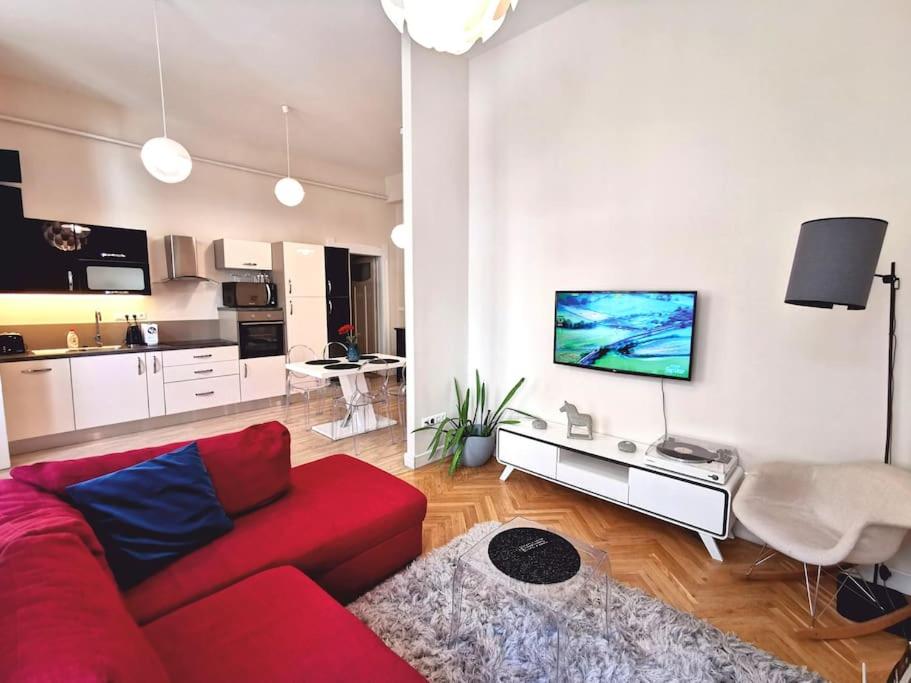 Luxury apartment near Astoria with AC view 4