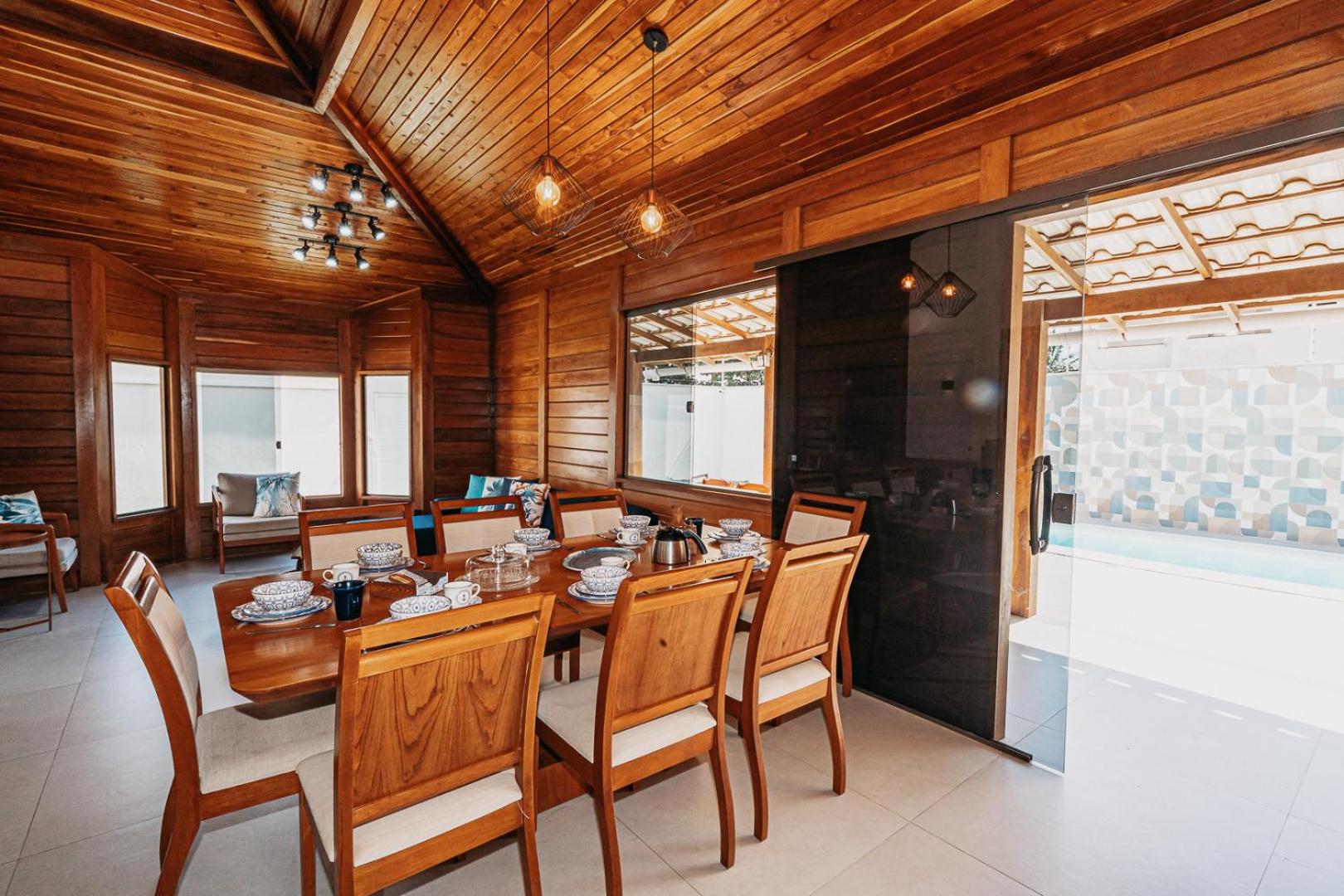 casadecastelhanos, Quadra do MAR de CASTELHANOS, 4 suítes com AR, Churrasqueira, Piscina, Hidromassagem, Cozinha INTEGRADA GOURMET Ideal para FAMÍLIA E AMI