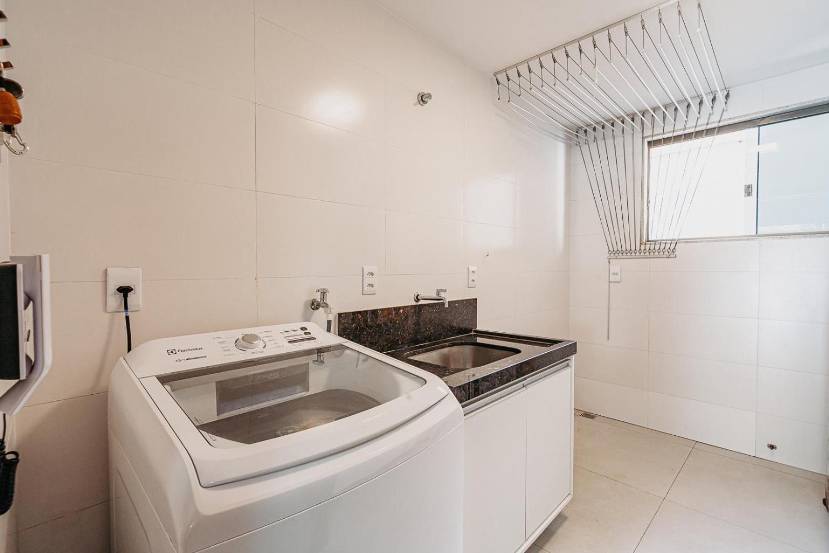 casadecastelhanos, Quadra do MAR de CASTELHANOS, 4 suítes com AR, Churrasqueira, Piscina, Hidromassagem, Cozinha INTEGRADA GOURMET Ideal para FAMÍLIA E AMI