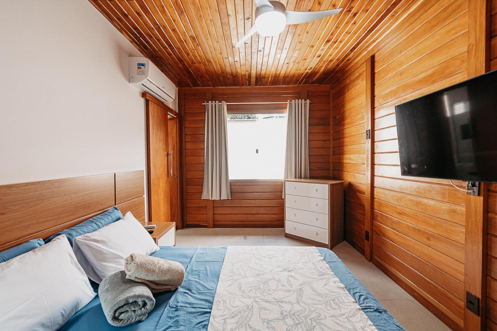 casadecastelhanos, Quadra do MAR de CASTELHANOS, 4 suítes com AR, Churrasqueira, Piscina, Hidromassagem, Cozinha INTEGRADA GOURMET Ideal para FAMÍLIA E AMI