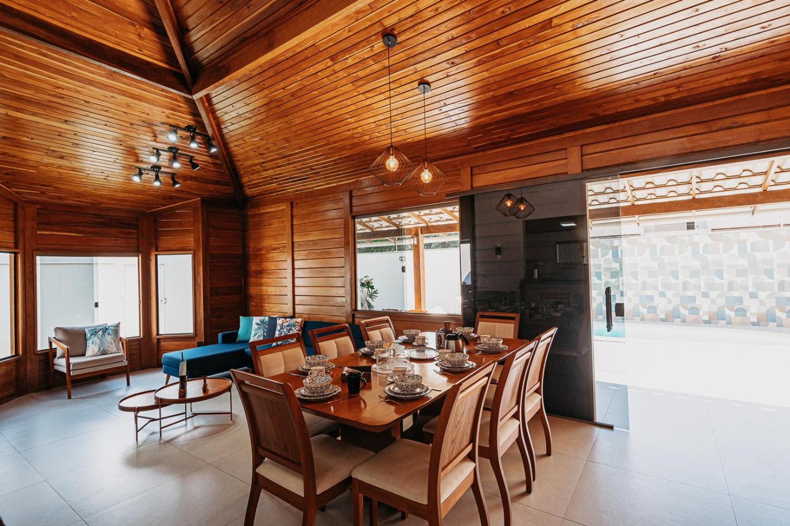 casadecastelhanos, Quadra do MAR de CASTELHANOS, 4 suítes com AR, Churrasqueira, Piscina, Hidromassagem, Cozinha INTEGRADA GOURMET Ideal para FAMÍLIA E AMI