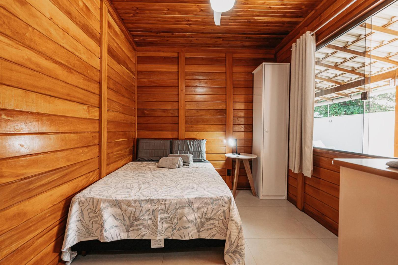casadecastelhanos, Quadra do MAR de CASTELHANOS, 4 suítes com AR, Churrasqueira, Piscina, Hidromassagem, Cozinha INTEGRADA GOURMET Ideal para FAMÍLIA E AMI