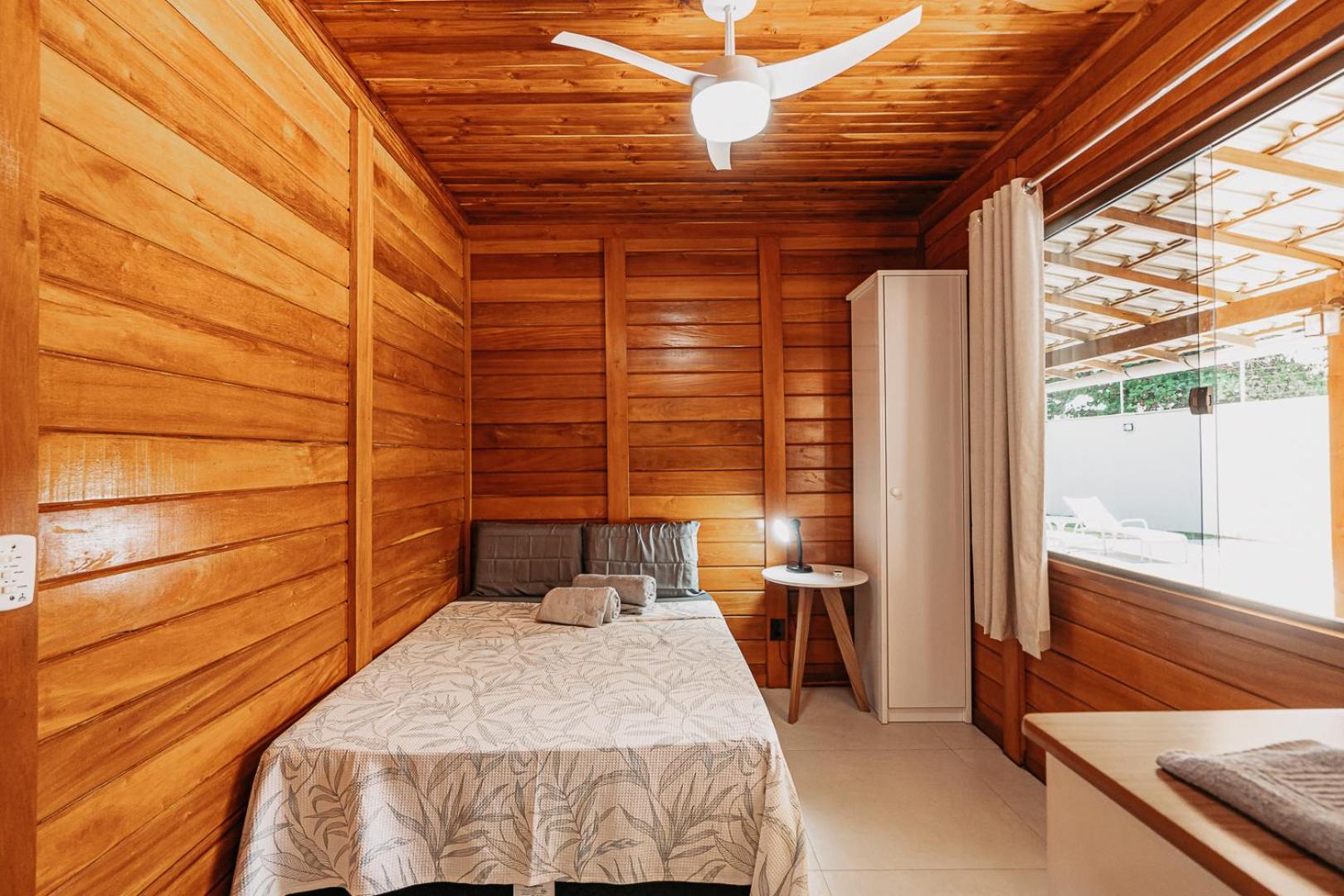 casadecastelhanos, Quadra do MAR de CASTELHANOS, 4 suítes com AR, Churrasqueira, Piscina, Hidromassagem, Cozinha INTEGRADA GOURMET Ideal para FAMÍLIA E AMI