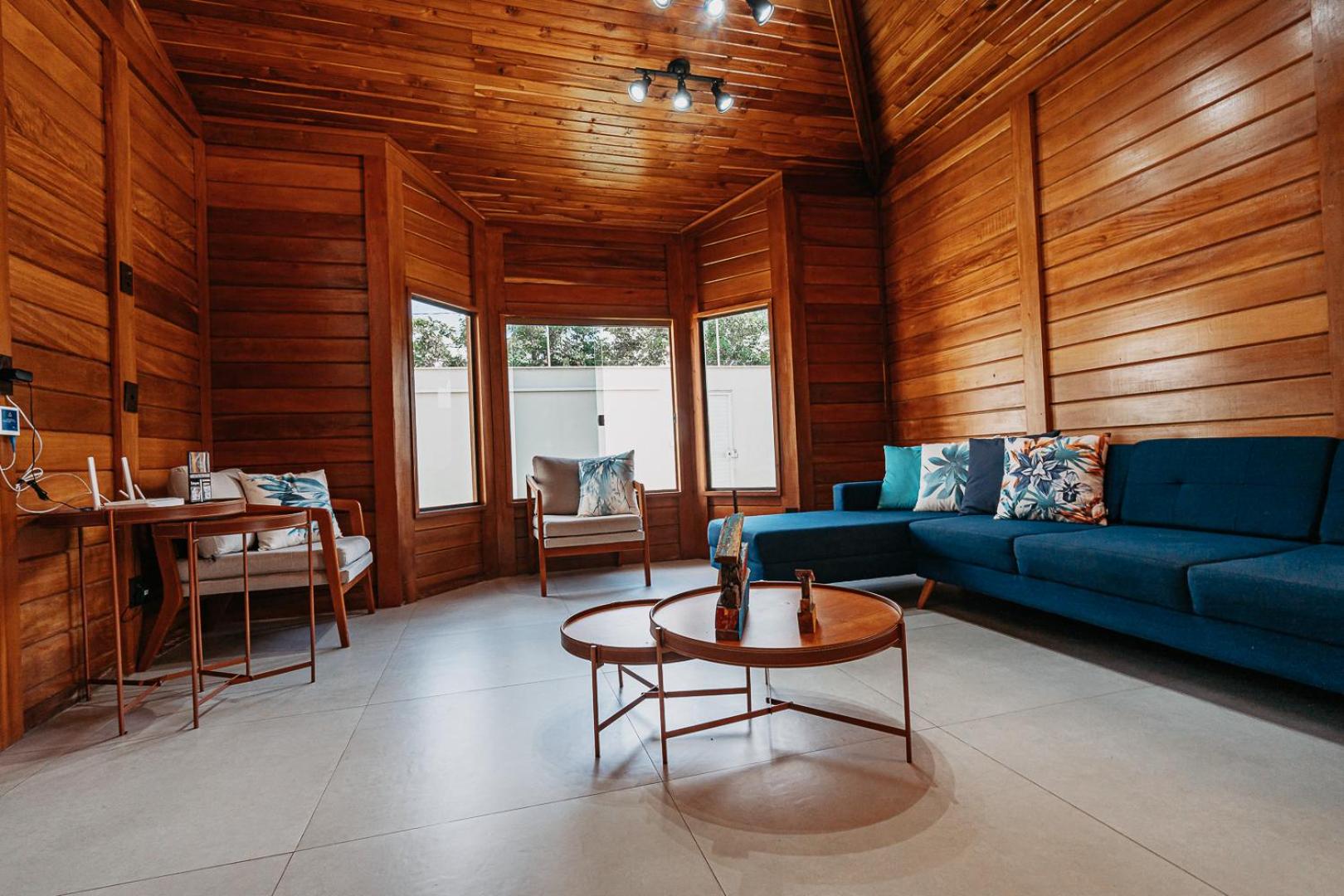casadecastelhanos, Quadra do MAR de CASTELHANOS, 4 suítes com AR, Churrasqueira, Piscina, Hidromassagem, Cozinha INTEGRADA GOURMET Ideal para FAMÍLIA E AMI