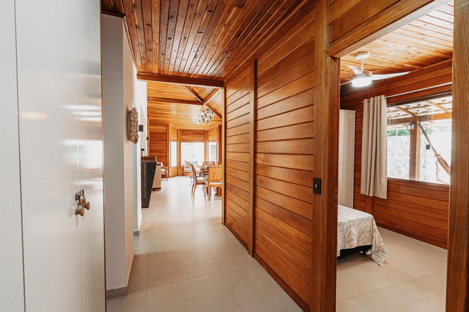 casadecastelhanos, Quadra do MAR de CASTELHANOS, 4 suítes com AR, Churrasqueira, Piscina, Hidromassagem, Cozinha INTEGRADA GOURMET Ideal para FAMÍLIA E AMI