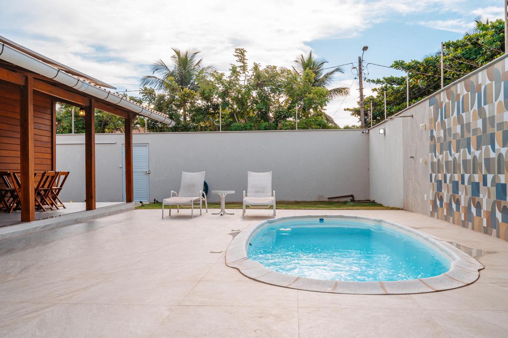 casadecastelhanos, Quadra do MAR de CASTELHANOS, 4 suítes com AR, Churrasqueira, Piscina, Hidromassagem, Cozinha INTEGRADA GOURMET Ideal para FAMÍLIA E AMI