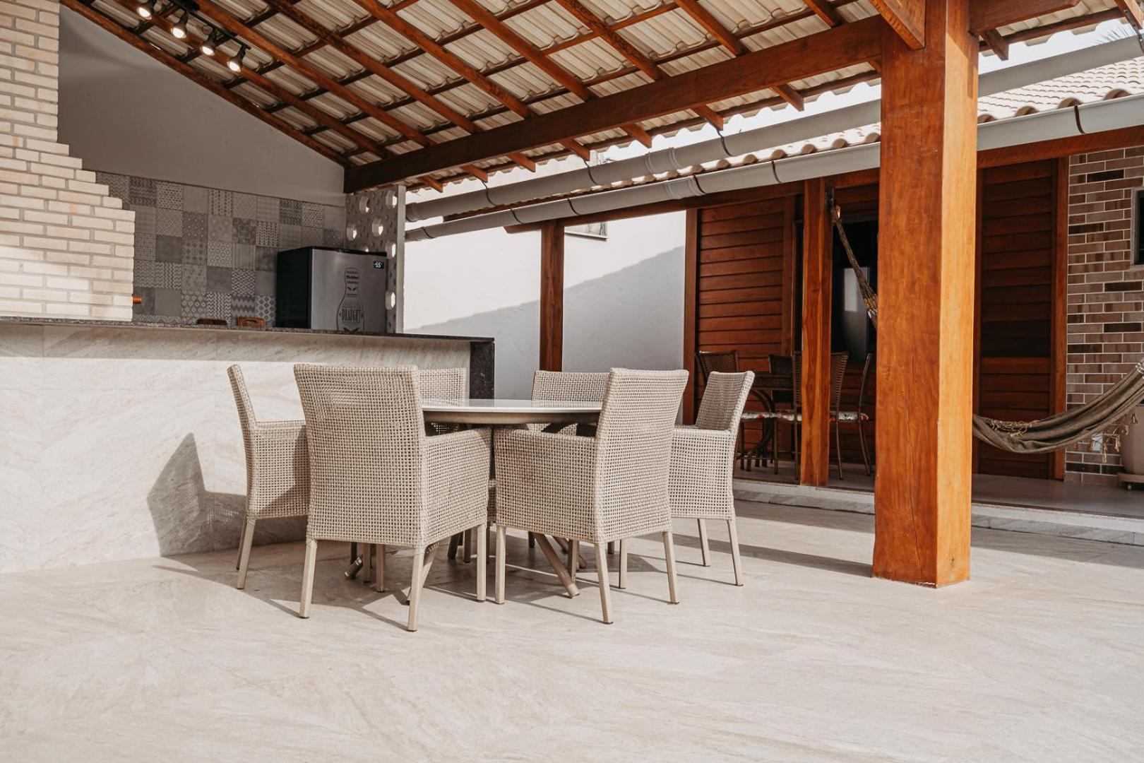 casadecastelhanos, Quadra do MAR de CASTELHANOS, 4 suítes com AR, Churrasqueira, Piscina, Hidromassagem, Cozinha INTEGRADA GOURMET Ideal para FAMÍLIA E AMI