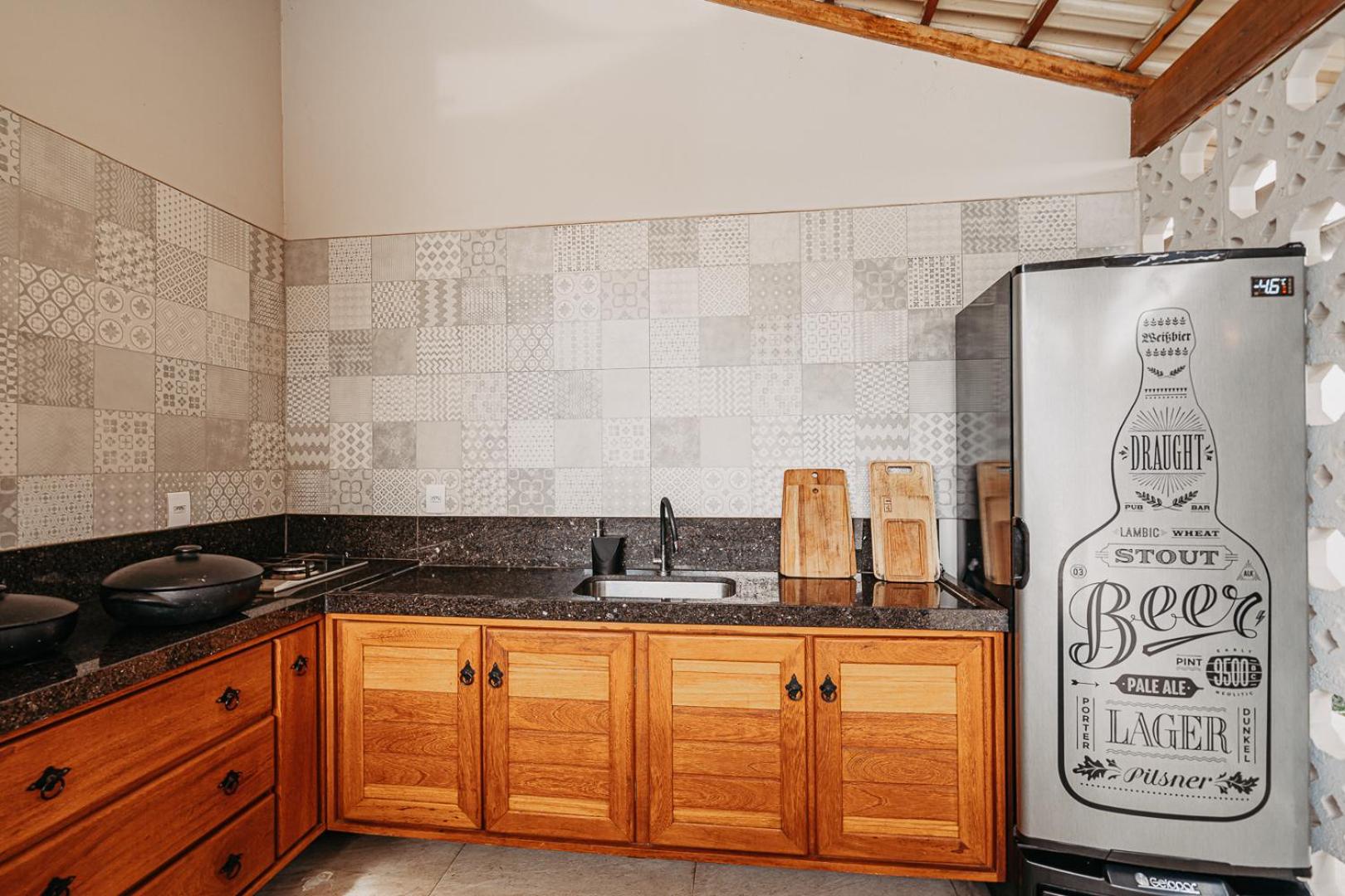 casadecastelhanos, Quadra do MAR de CASTELHANOS, 4 suítes com AR, Churrasqueira, Piscina, Hidromassagem, Cozinha INTEGRADA GOURMET Ideal para FAMÍLIA E AMI