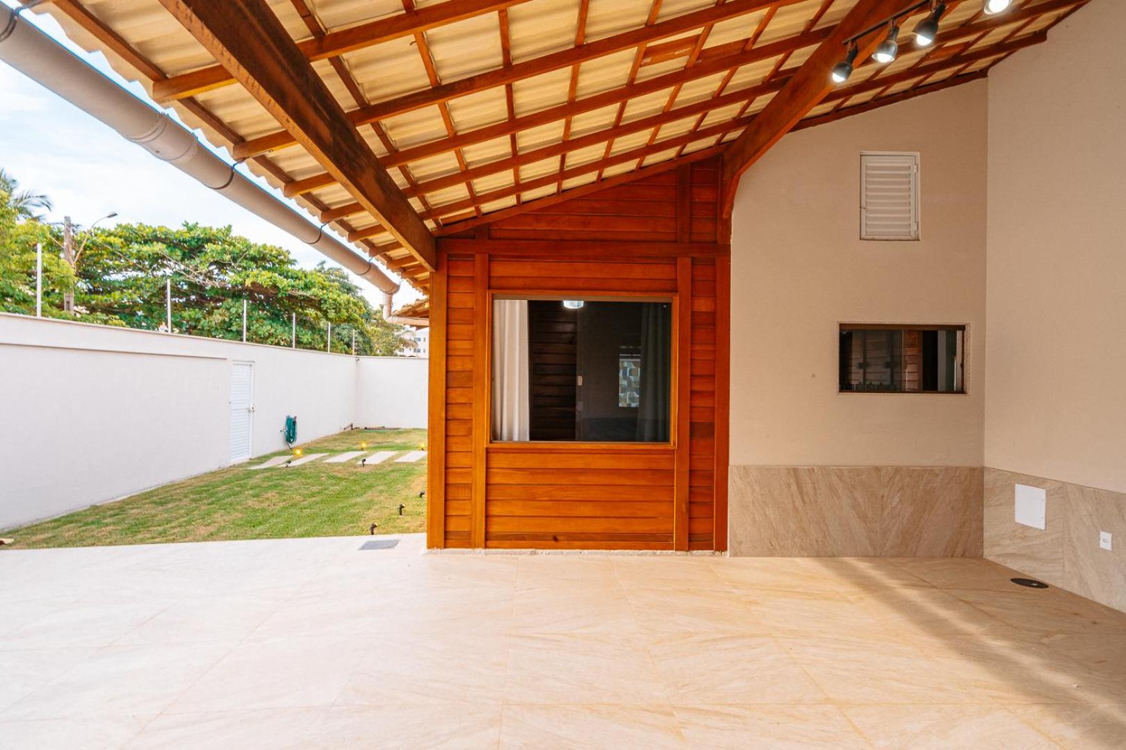 casadecastelhanos, Quadra do MAR de CASTELHANOS, 4 suítes com AR, Churrasqueira, Piscina, Hidromassagem, Cozinha INTEGRADA GOURMET Ideal para FAMÍLIA E AMI