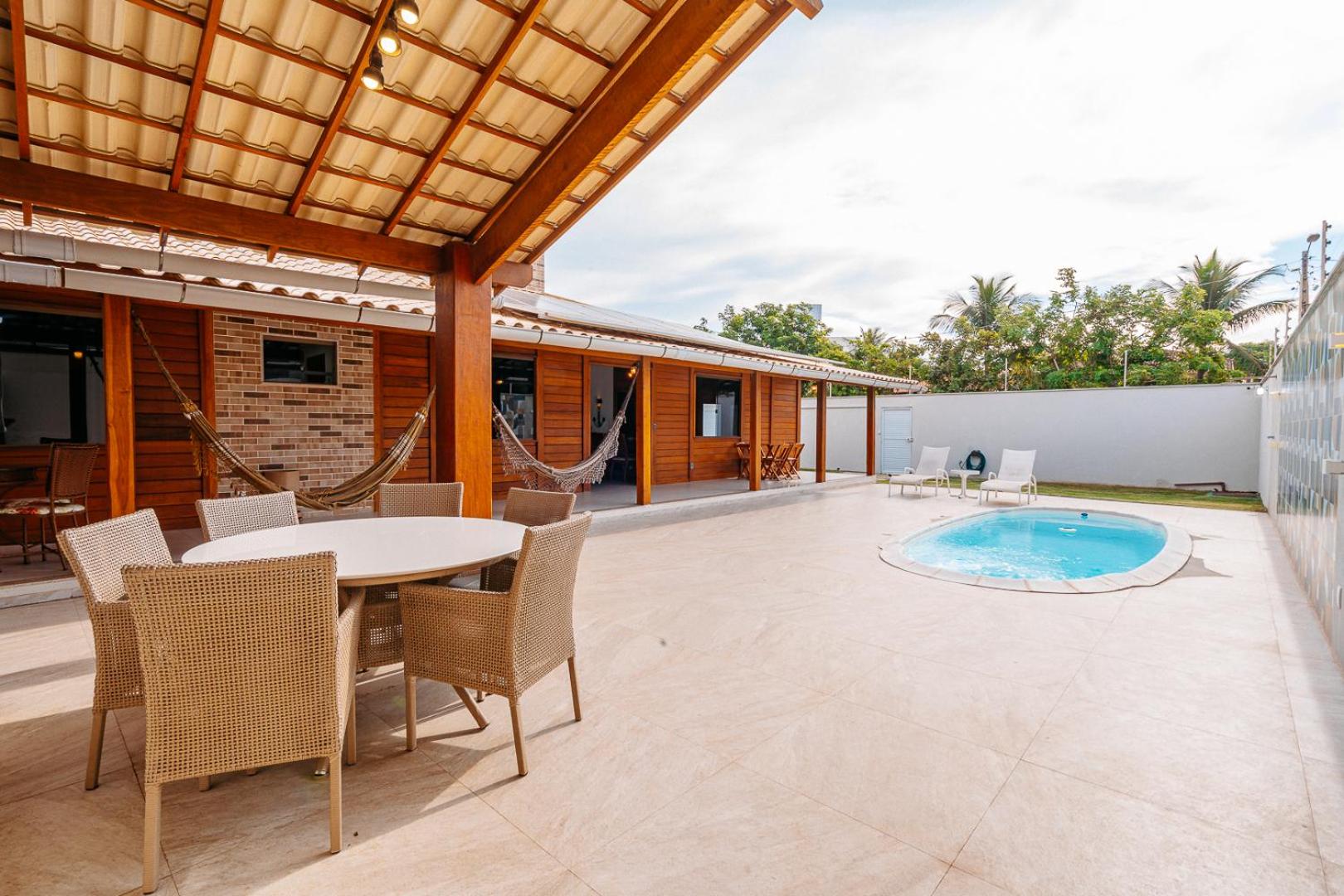 casadecastelhanos, Quadra do MAR de CASTELHANOS, 4 suítes com AR, Churrasqueira, Piscina, Hidromassagem, Cozinha INTEGRADA GOURMET Ideal para FAMÍLIA E AMI