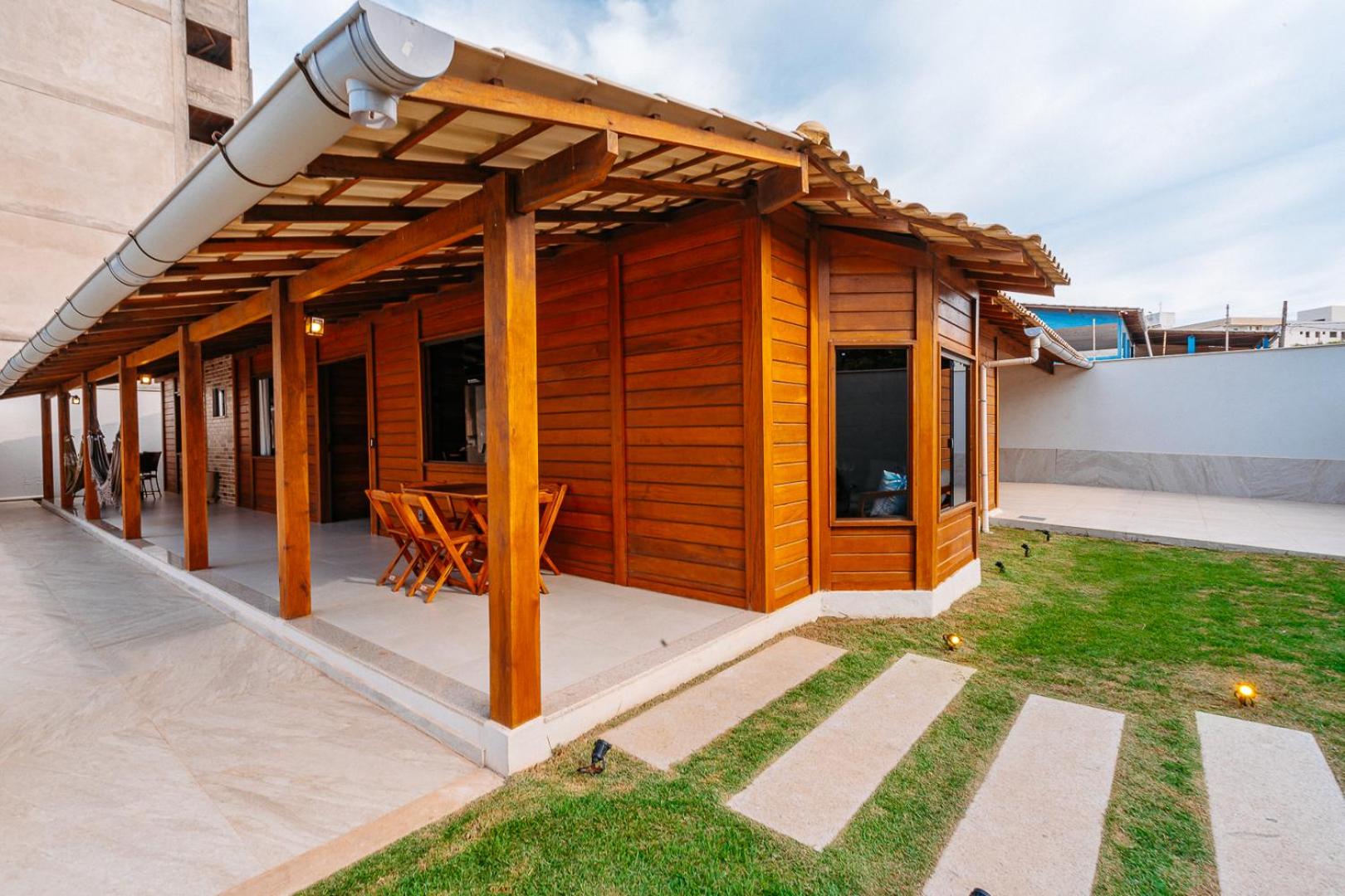casadecastelhanos, Quadra do MAR de CASTELHANOS, 4 suítes com AR, Churrasqueira, Piscina, Hidromassagem, Cozinha INTEGRADA GOURMET Ideal para FAMÍLIA E AMI