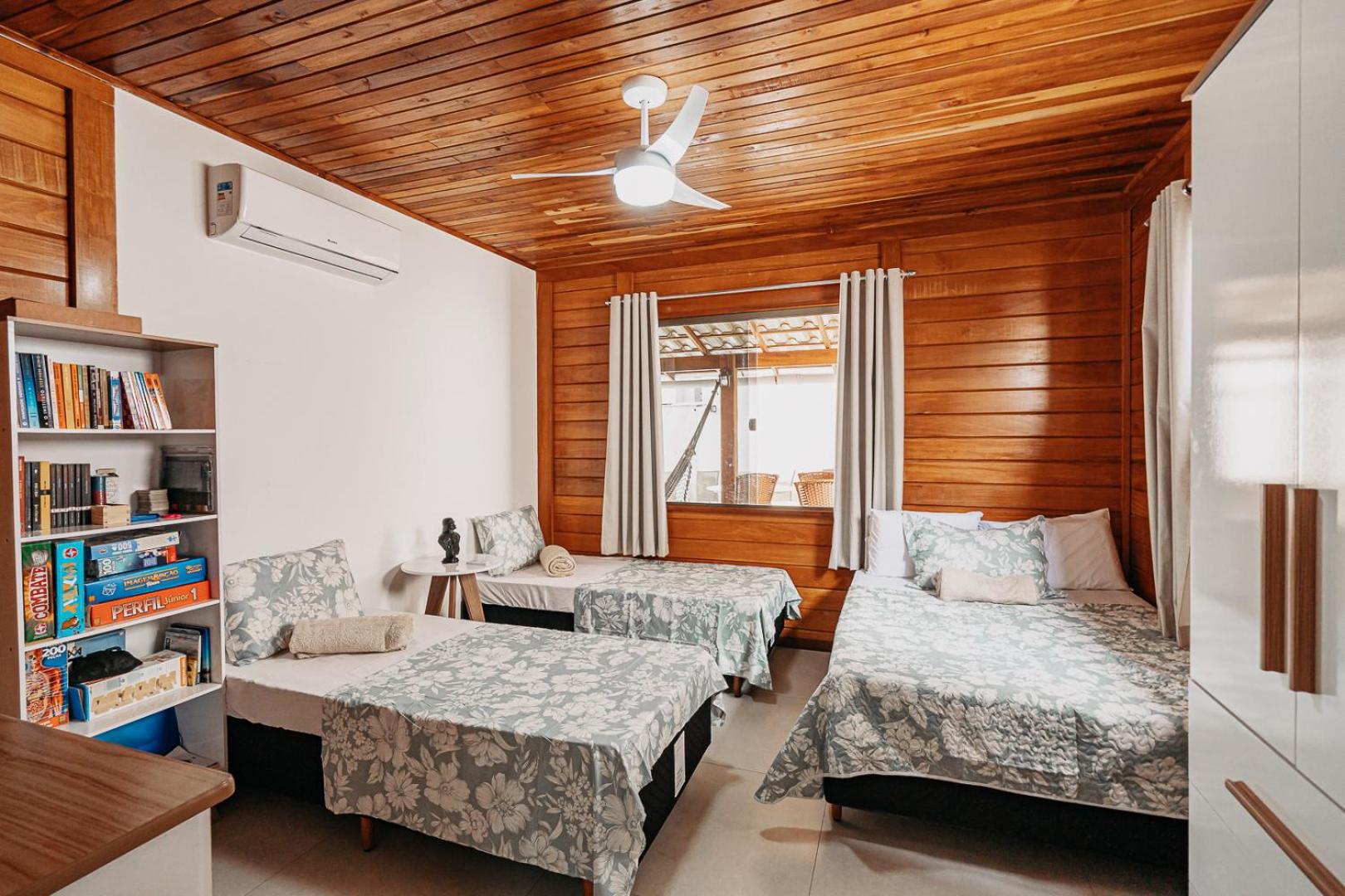 casadecastelhanos, Quadra do MAR de CASTELHANOS, 4 suítes com AR, Churrasqueira, Piscina, Hidromassagem, Cozinha INTEGRADA GOURMET Ideal para FAMÍLIA E AMI